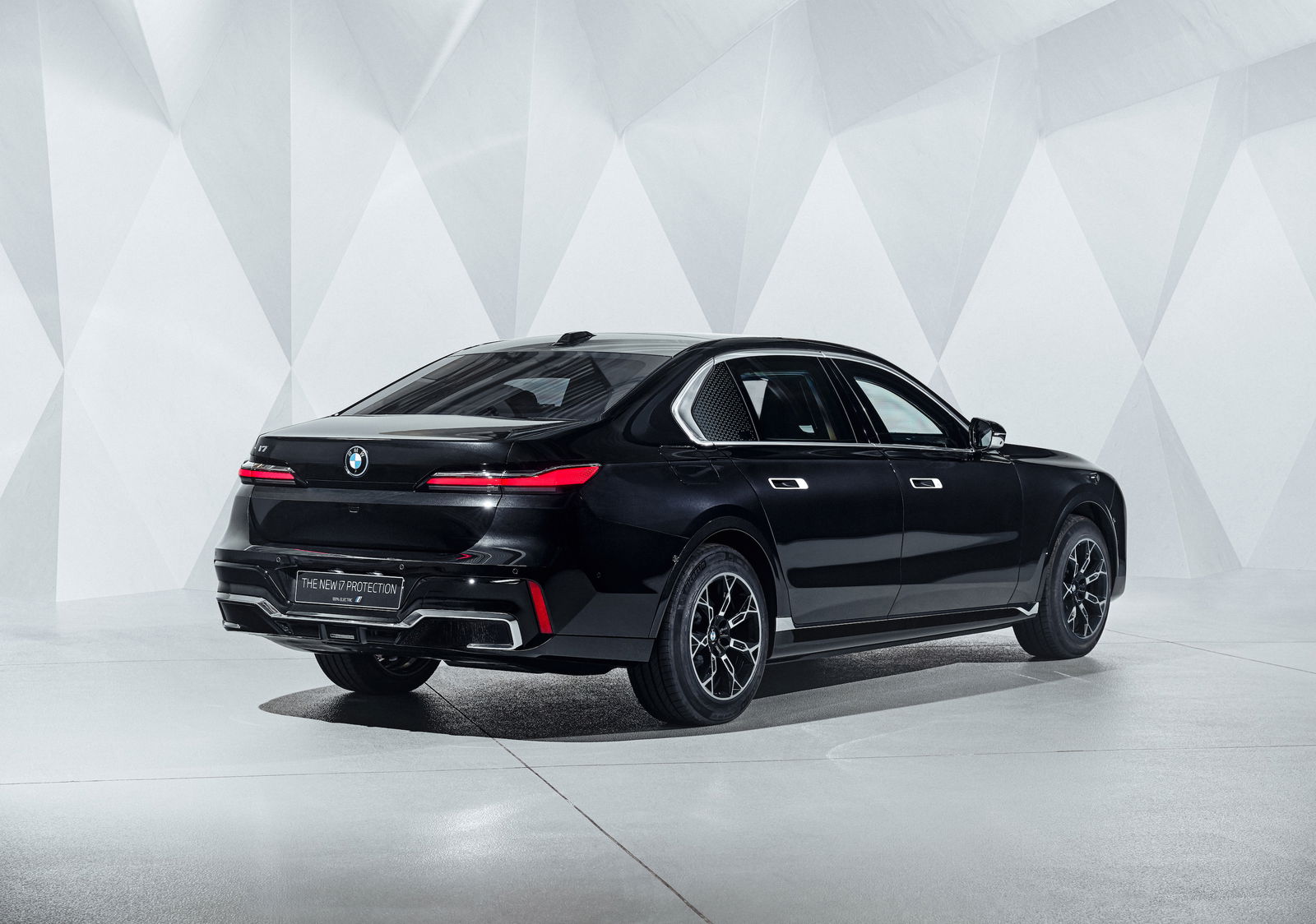 The 544bhp BMW i7 Protection Does 0-62mph In A Reassuringly Slow 9sec