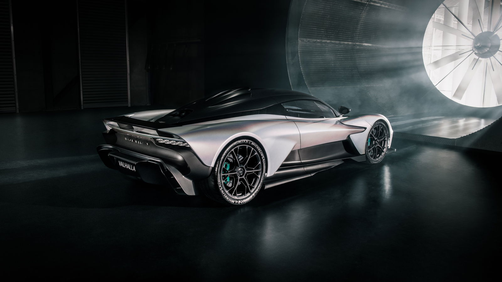 Aston Martin Valhalla - rear