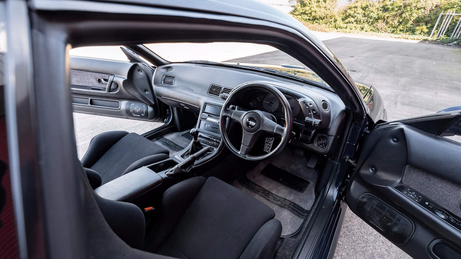 Tommy Kaira M30, interior