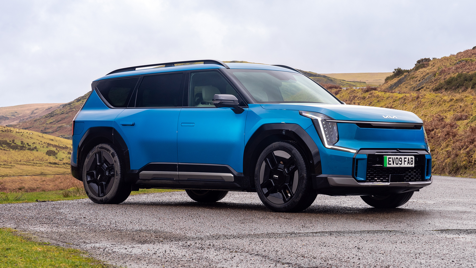 Kia EV9, front 3/4, static