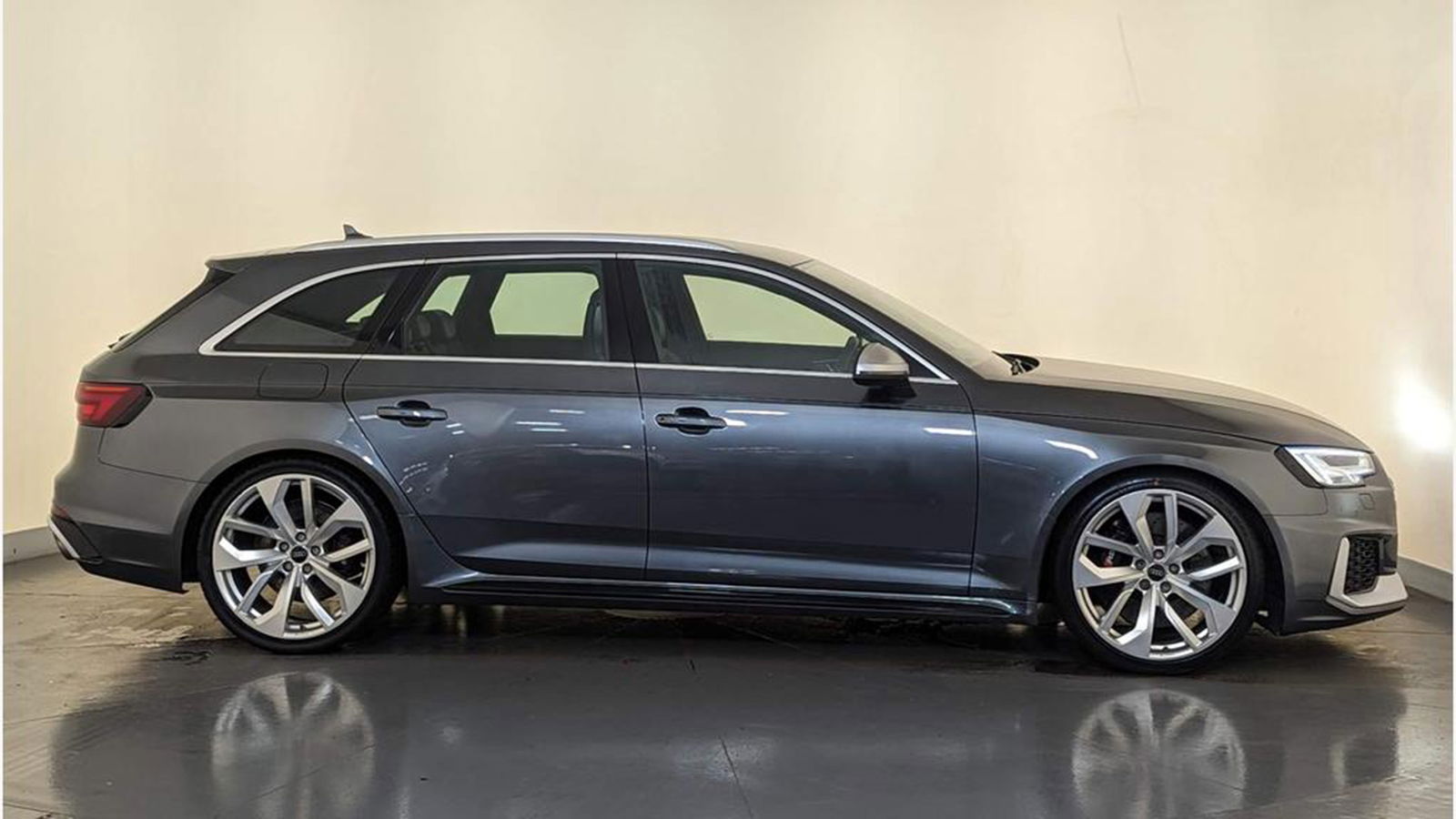 Buy This B9 Audi RS4 With Heroic Mileage For £30k