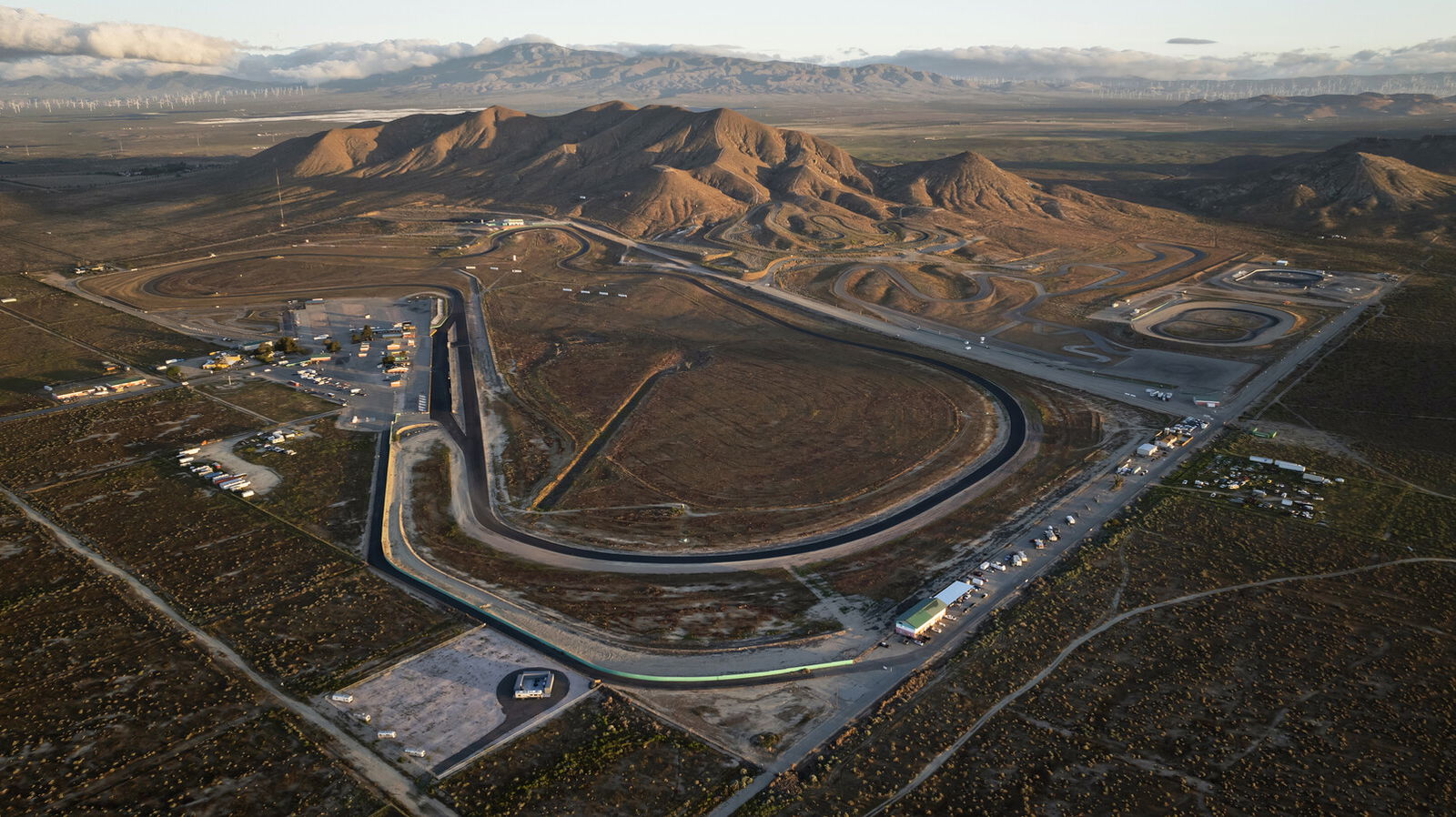 Willow Springs Raceway - overview