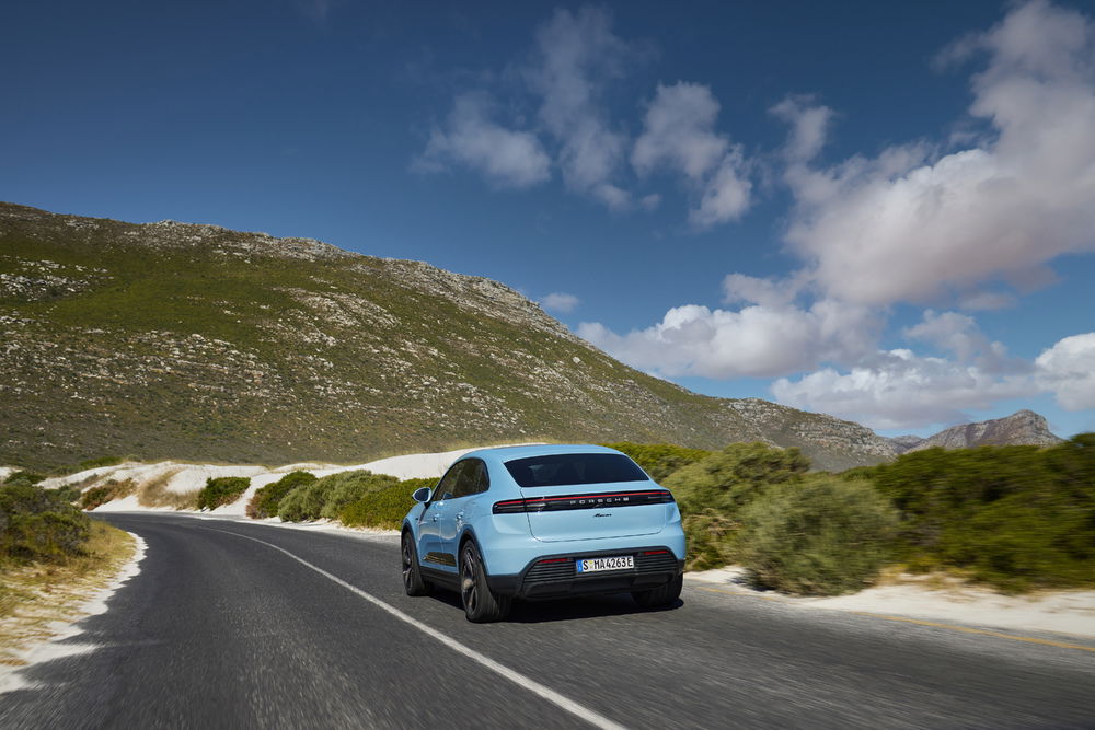 Porsche Macan - rear