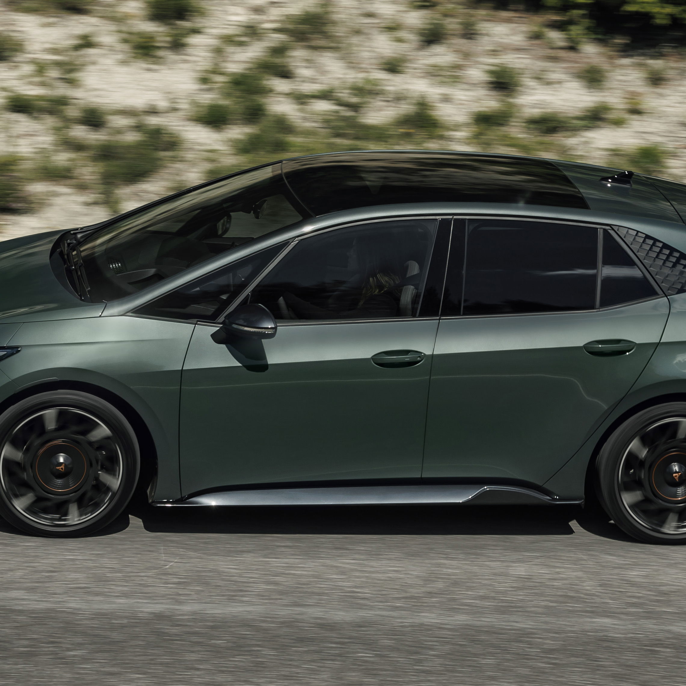 Cupra Born VZ - side