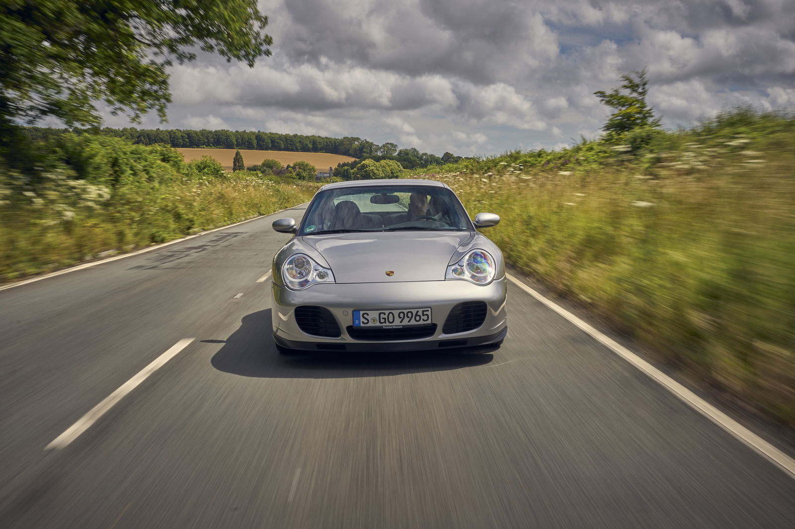 Porsche 996 Turbo - front, driving
