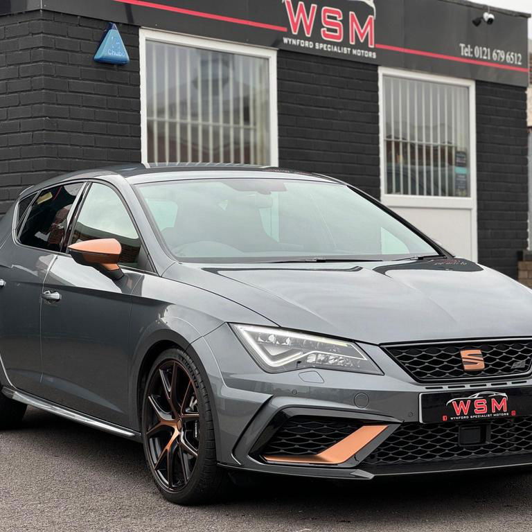 SEAT Leon Cupra R - front