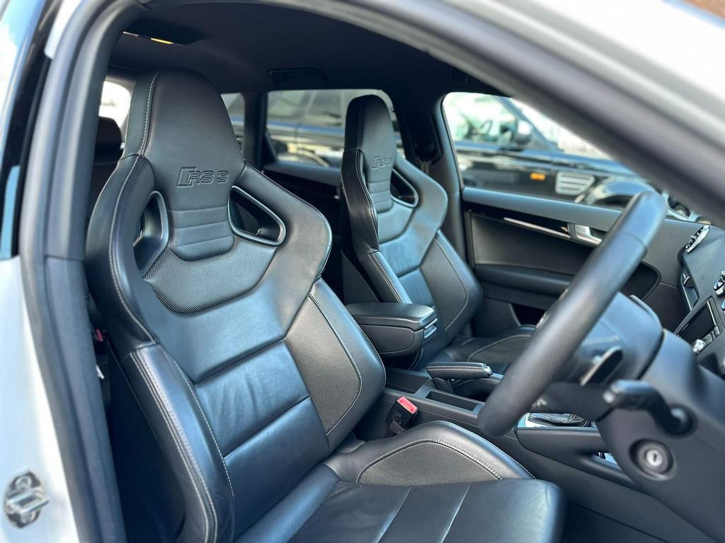 Audi RS3 - interior