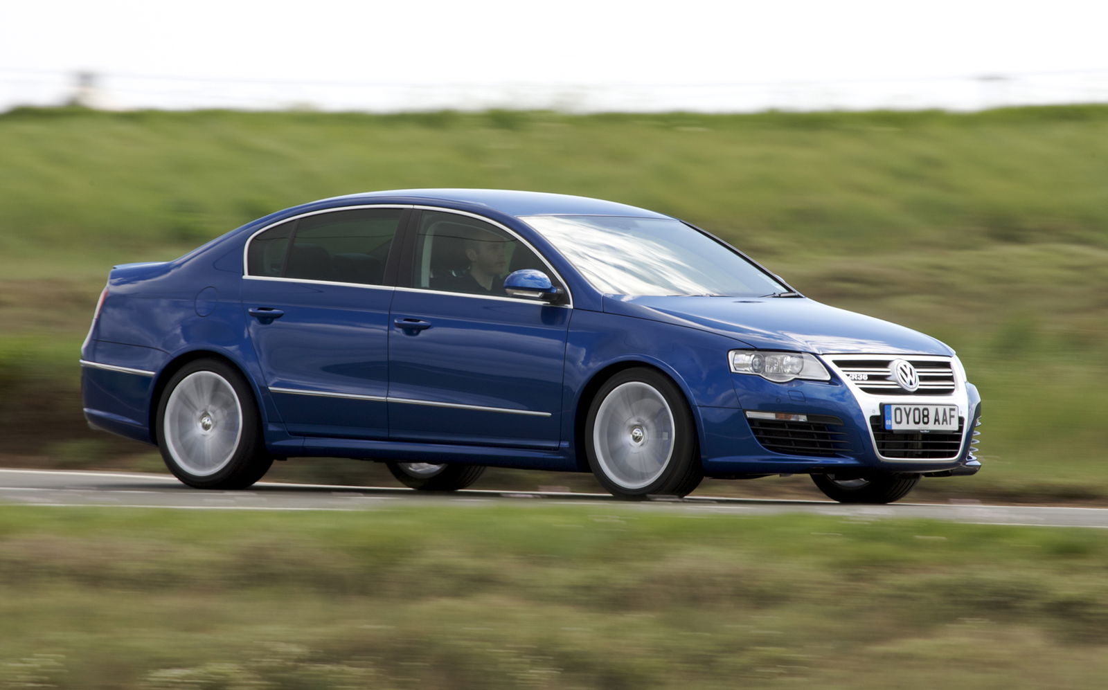 Volkswagen Passat R36