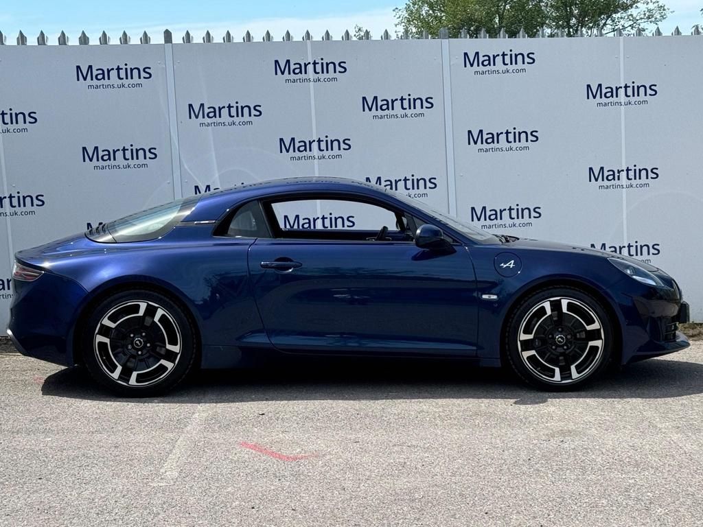 Alpine A110 - side