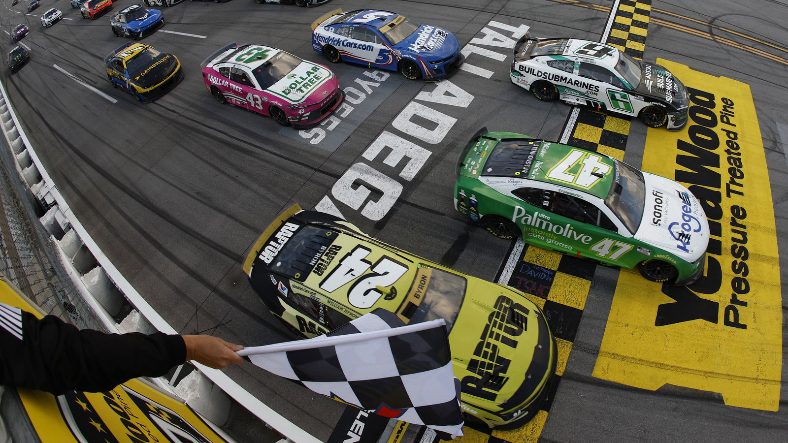 The YellaWood 500 field crosses the line in overtime © Sean Gardner/Getty Images