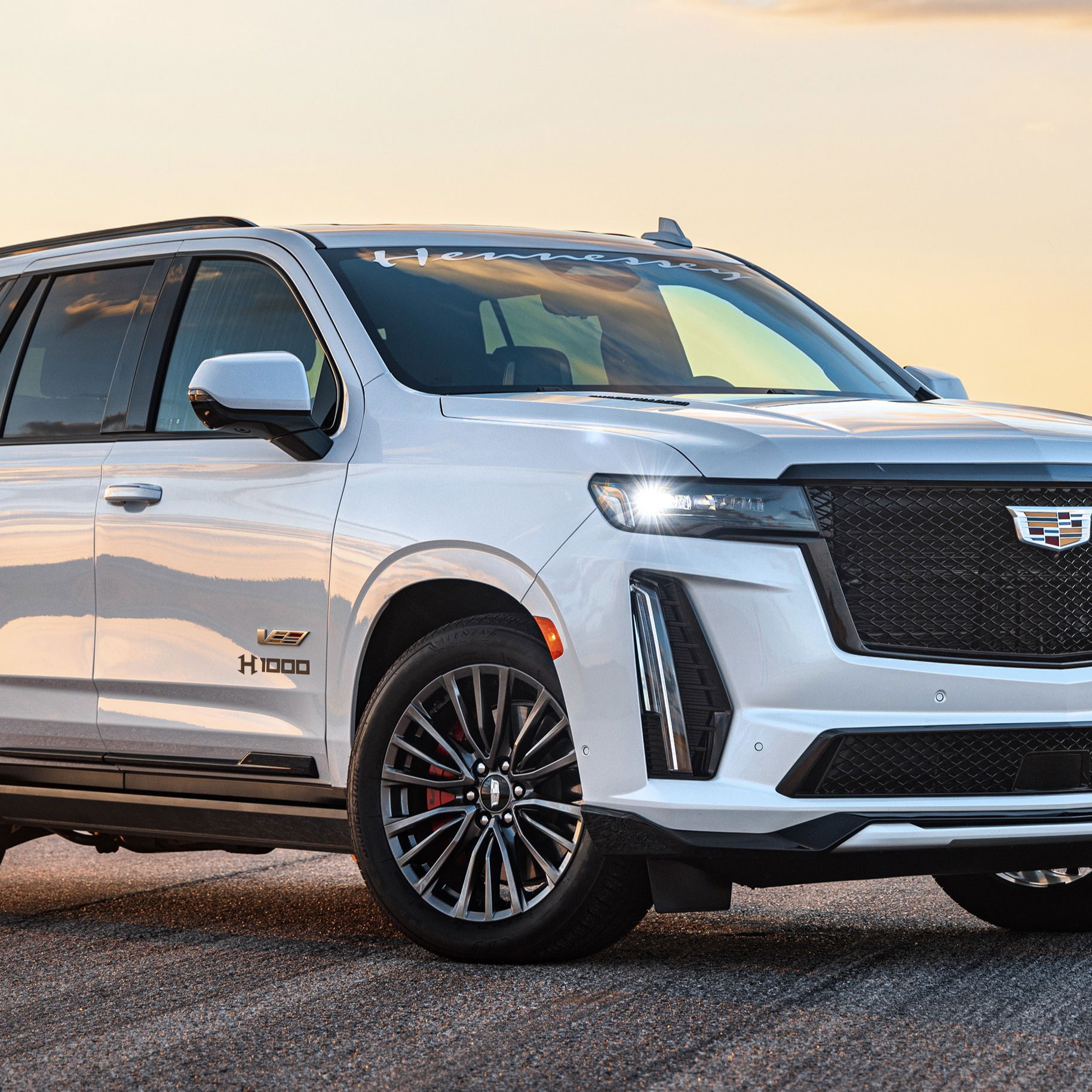Hennessey H1000 Escalade-V - front