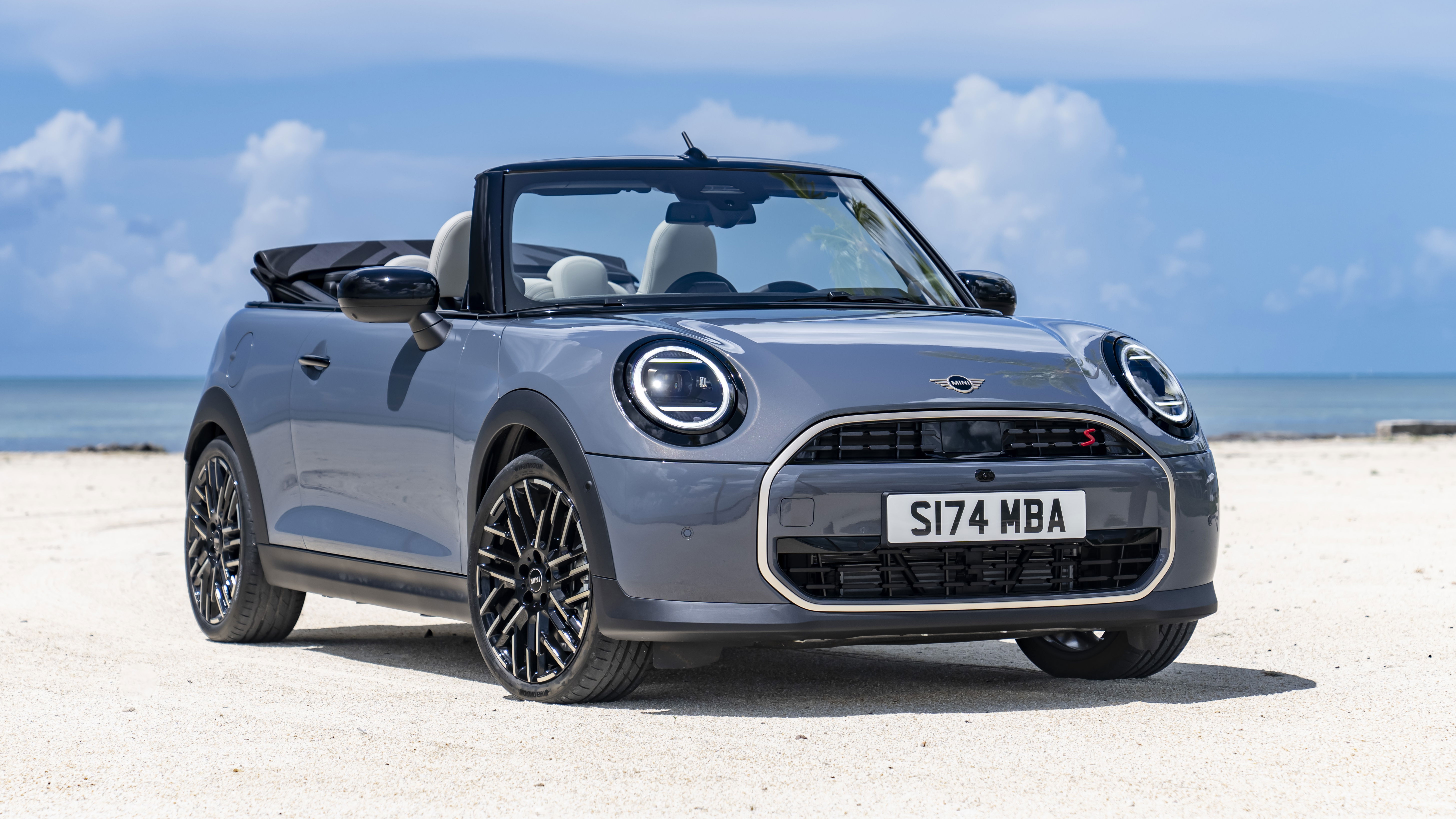 Mini Cooper Convertible - front