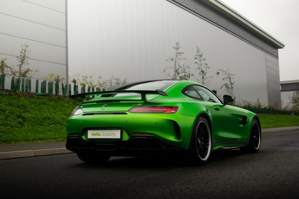 Mercedes-AMG GT R