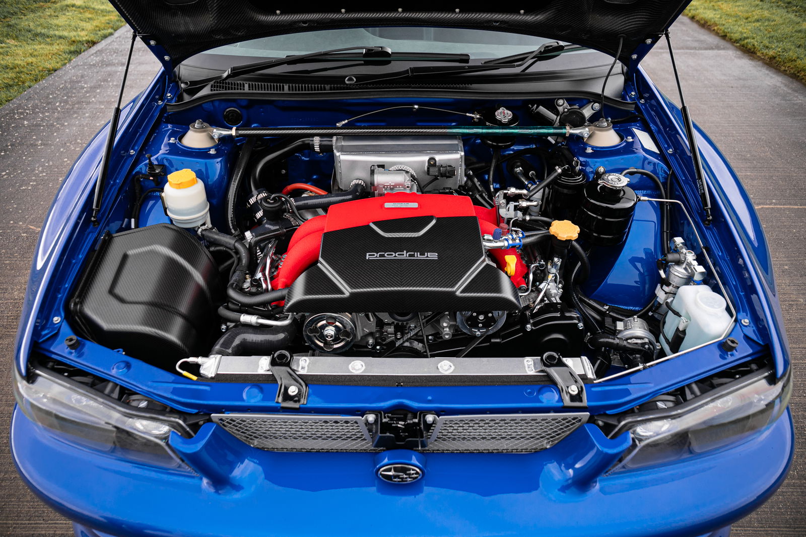 Prodrive P25, engine bay