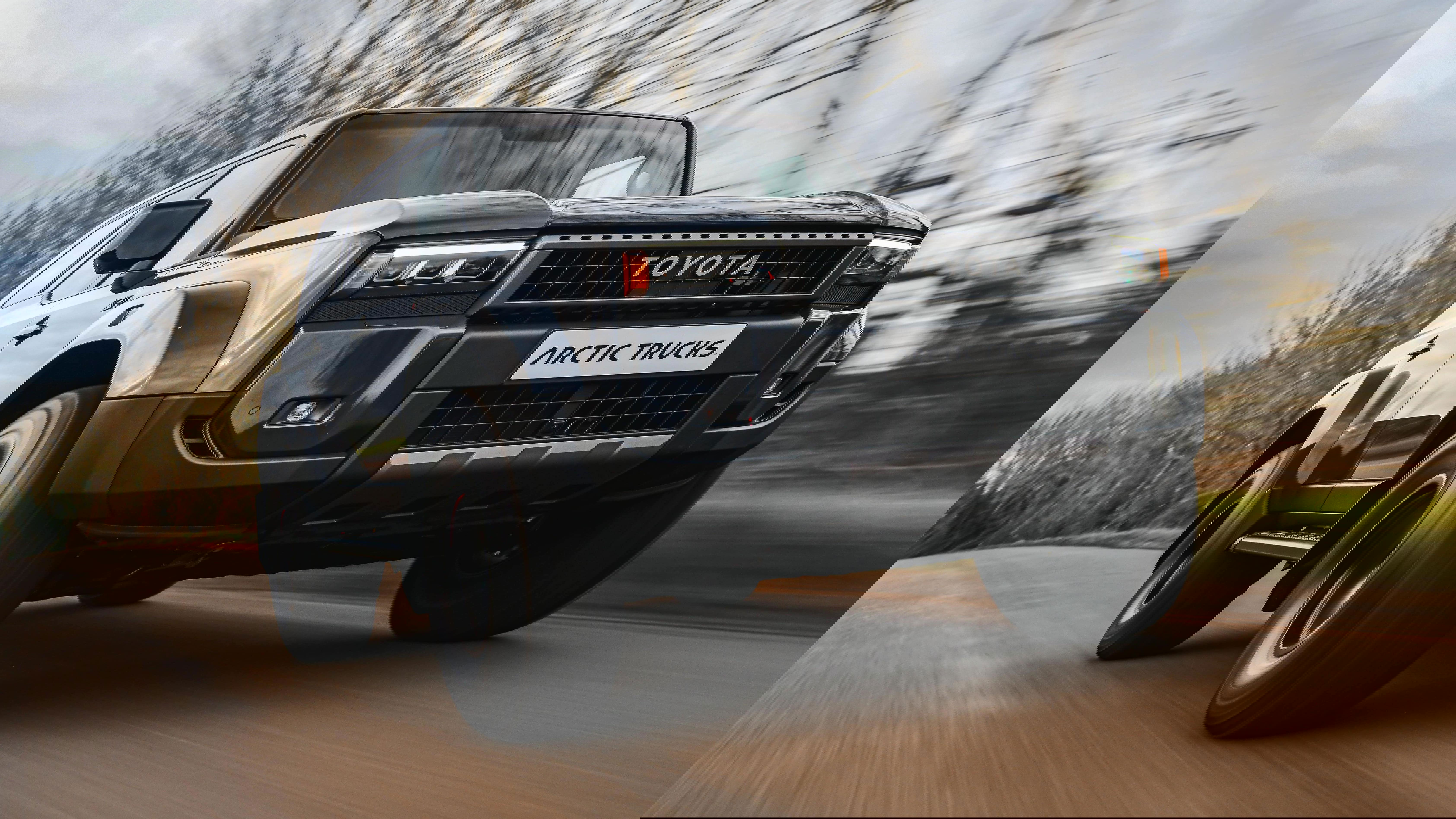 Toyota Land Cruiser AT37 - front