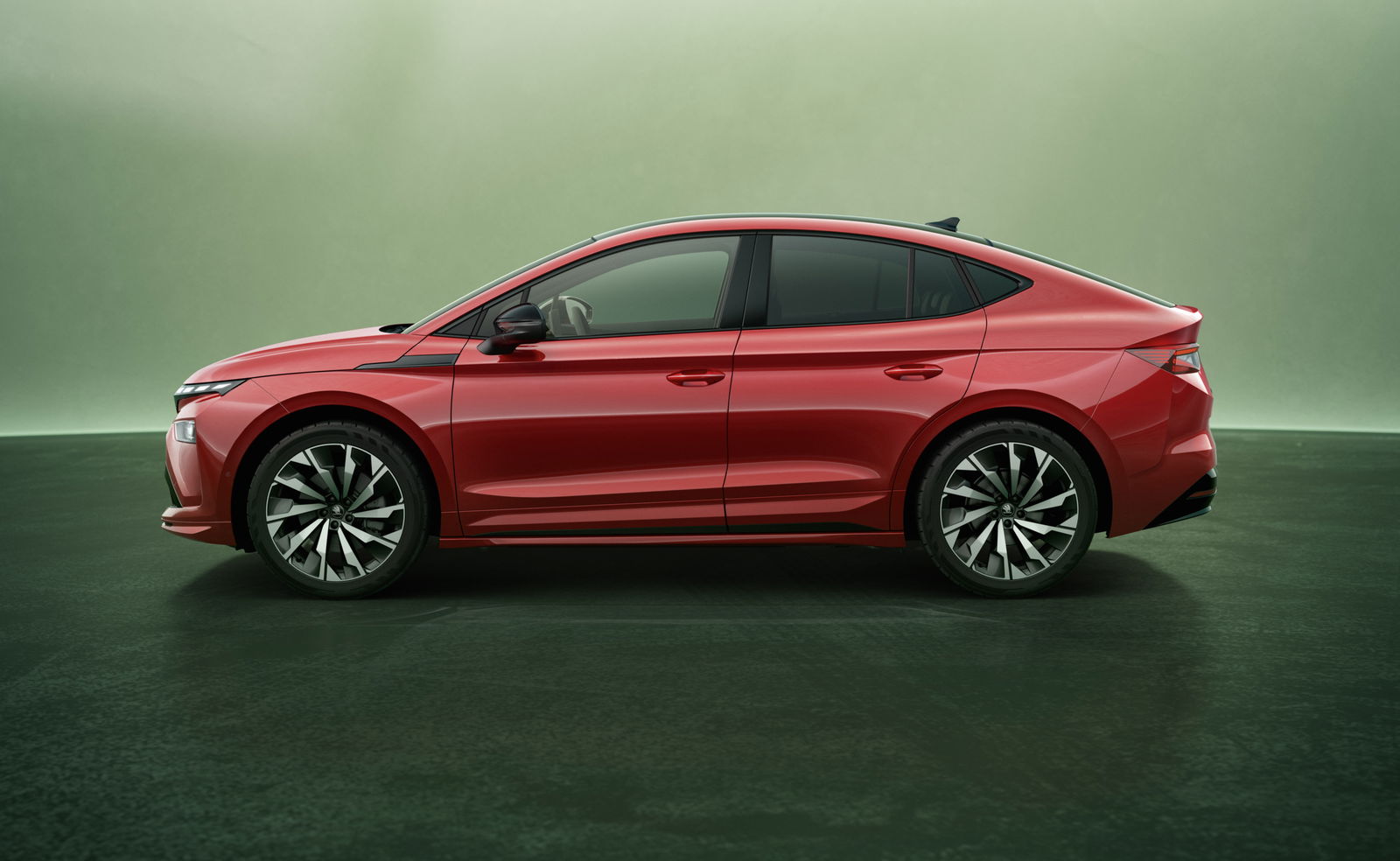 Skoda Enyaq Coupe - side