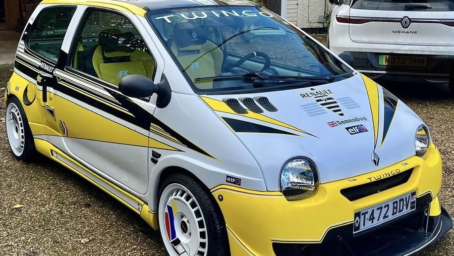 Rear-engined Renault Twingo - front
