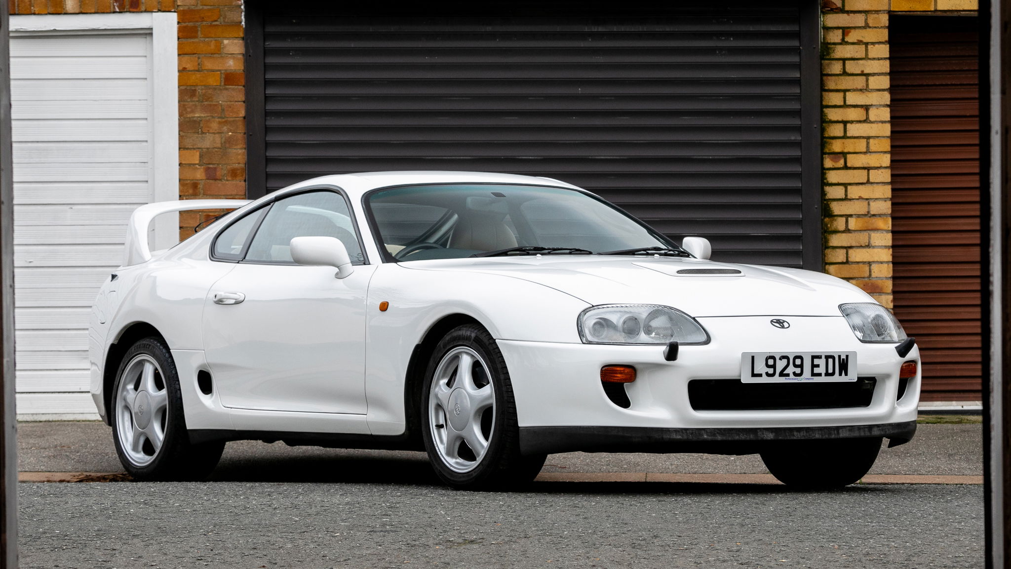 Toyota Supra Twin-Turbo - front