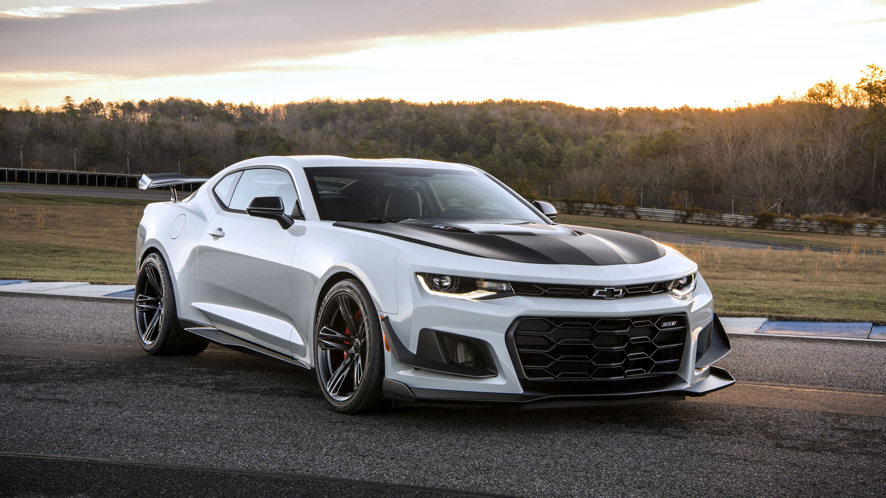 Chevrolet Camaro ZL1 - front