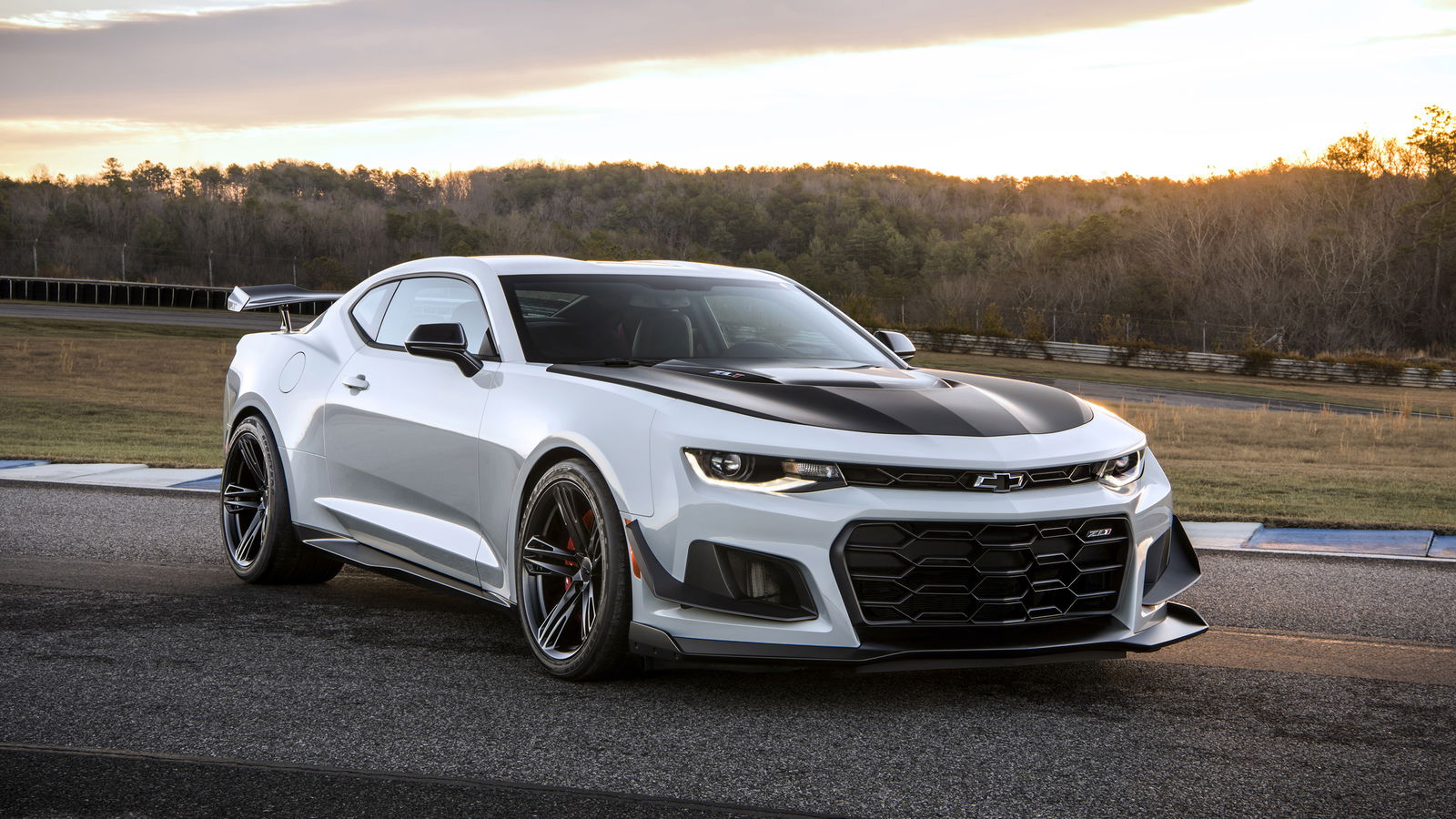 Chevrolet Camaro ZL1 - front