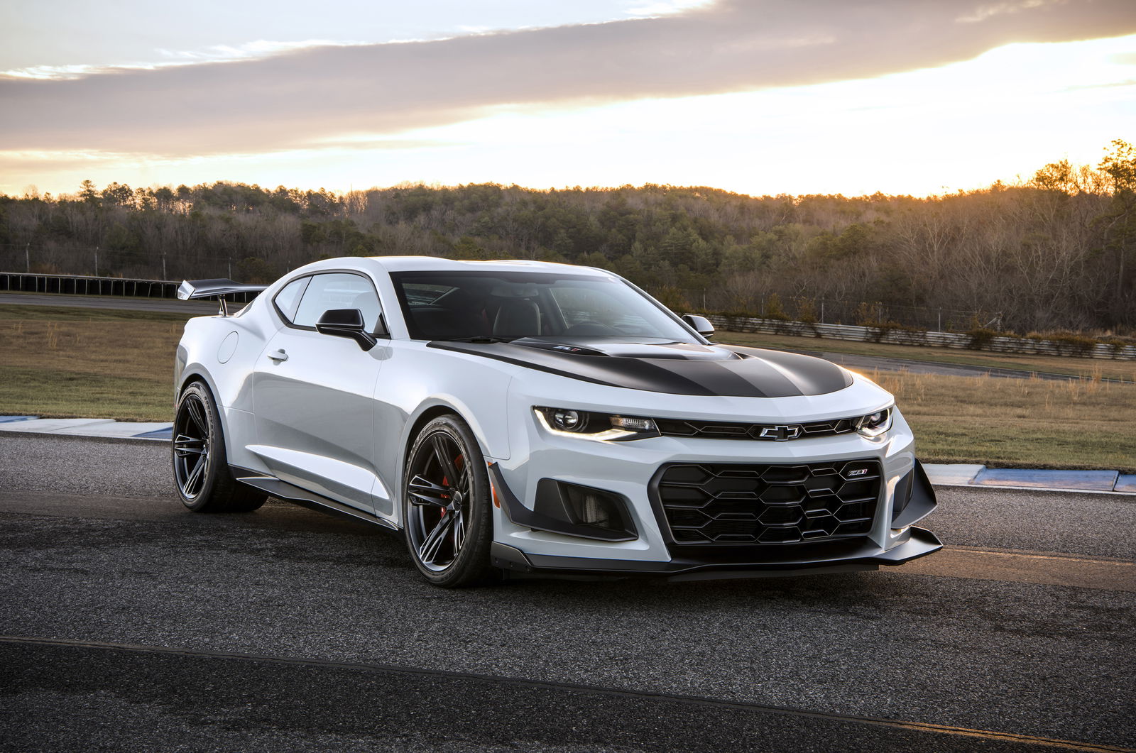 Chevrolet Camaro ZL1 - front
