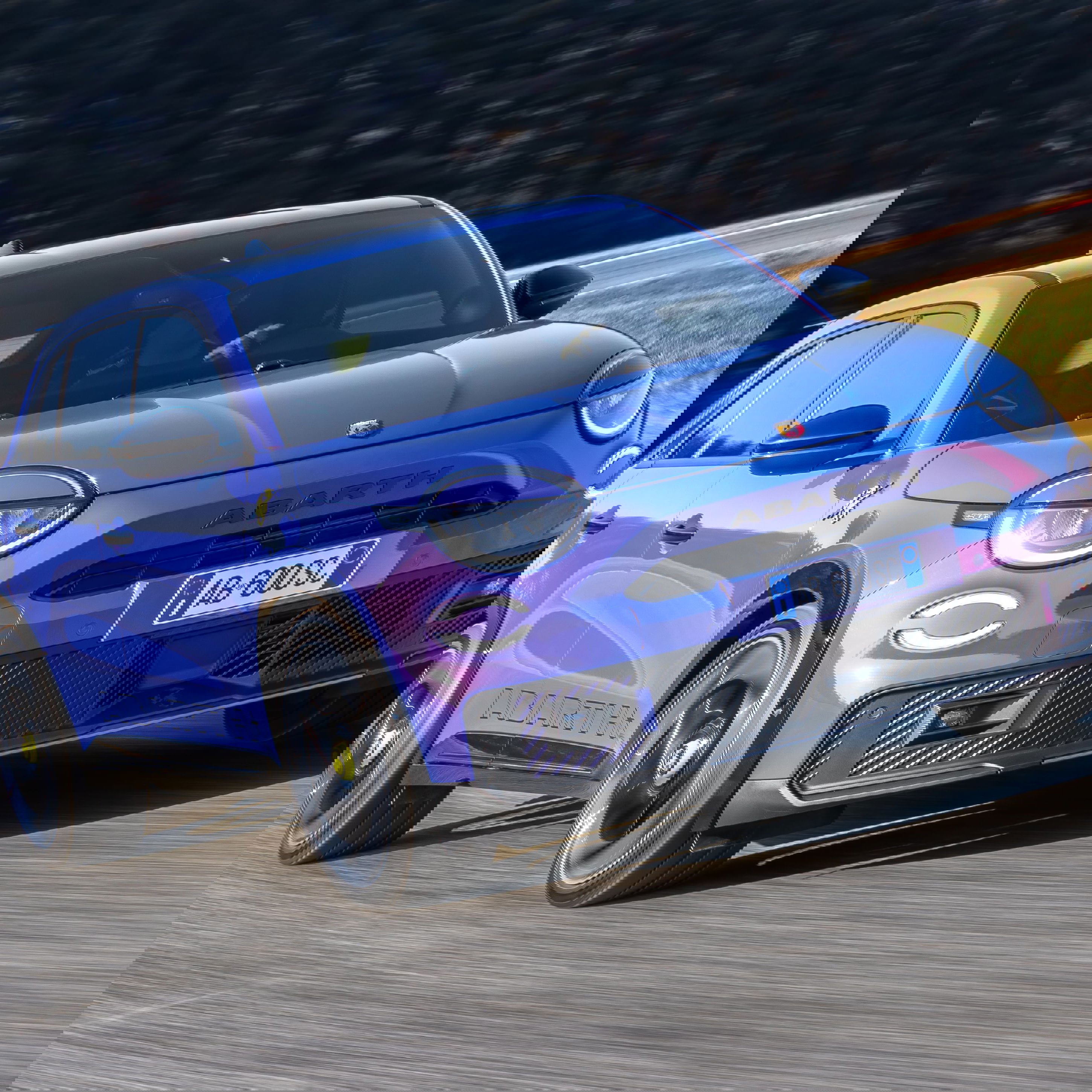 Abarth 600e Scorpionissima - front