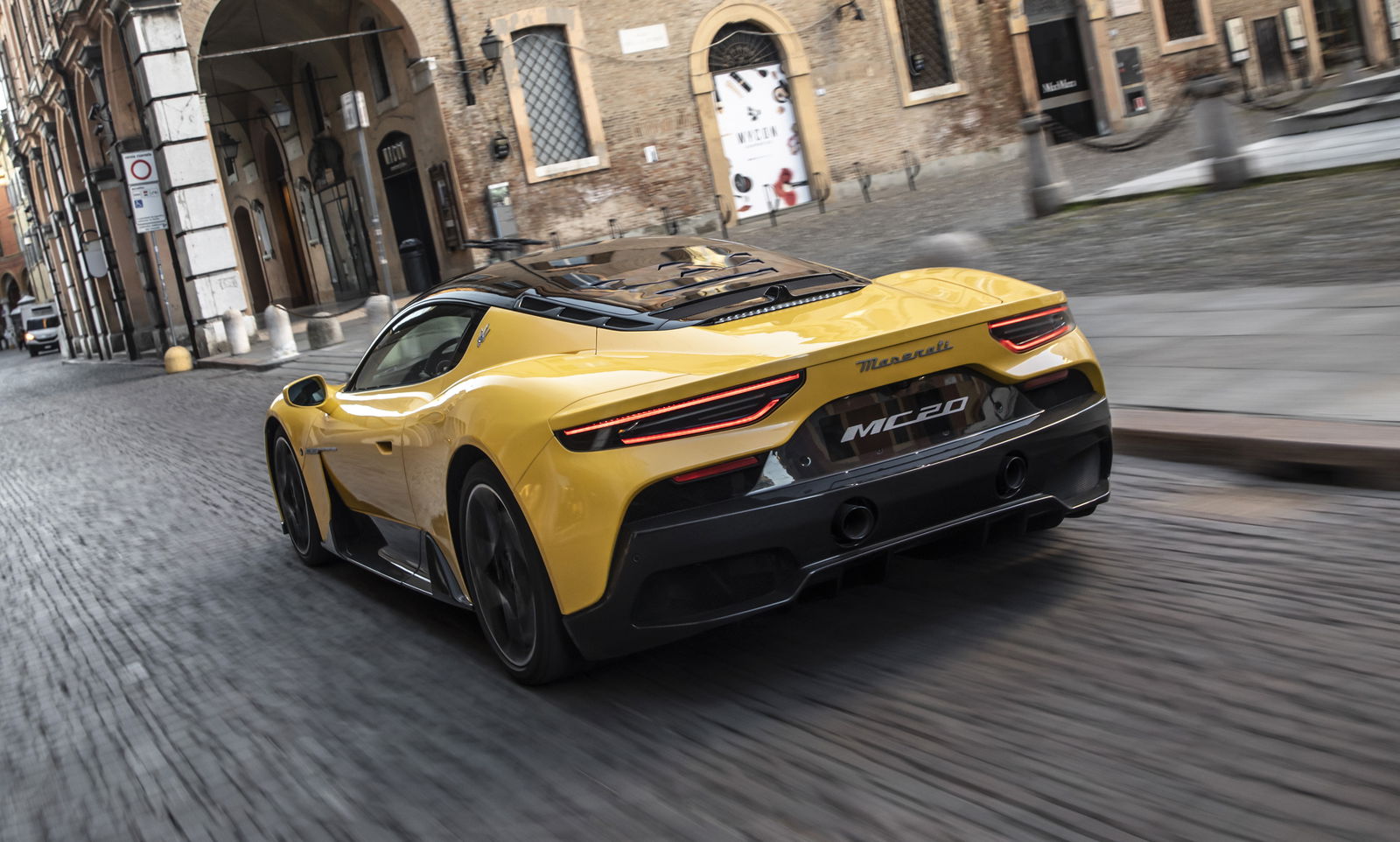 Maserati MC20 - rear