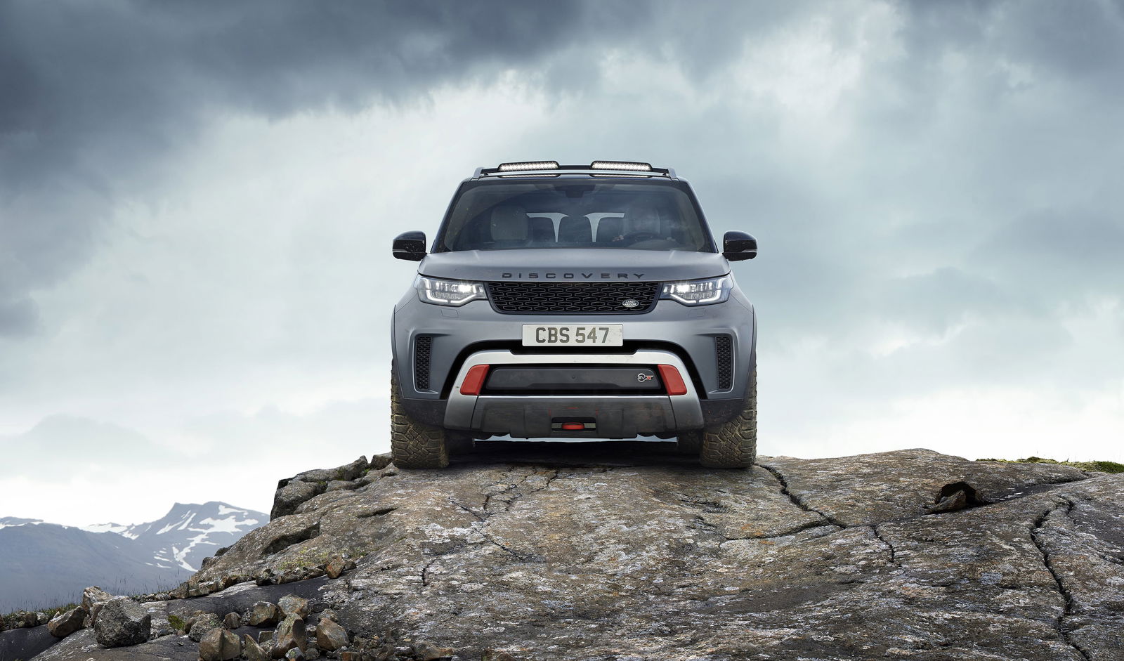 Land Rover Discovery SVX - front