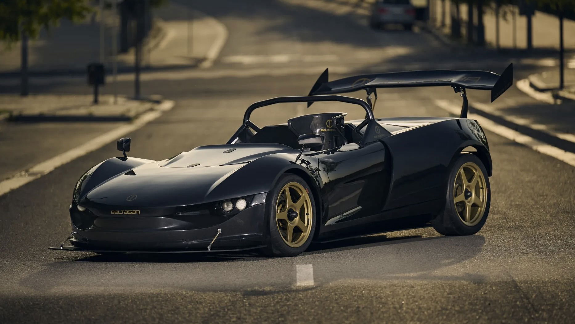 Baltasar Revolt R - front