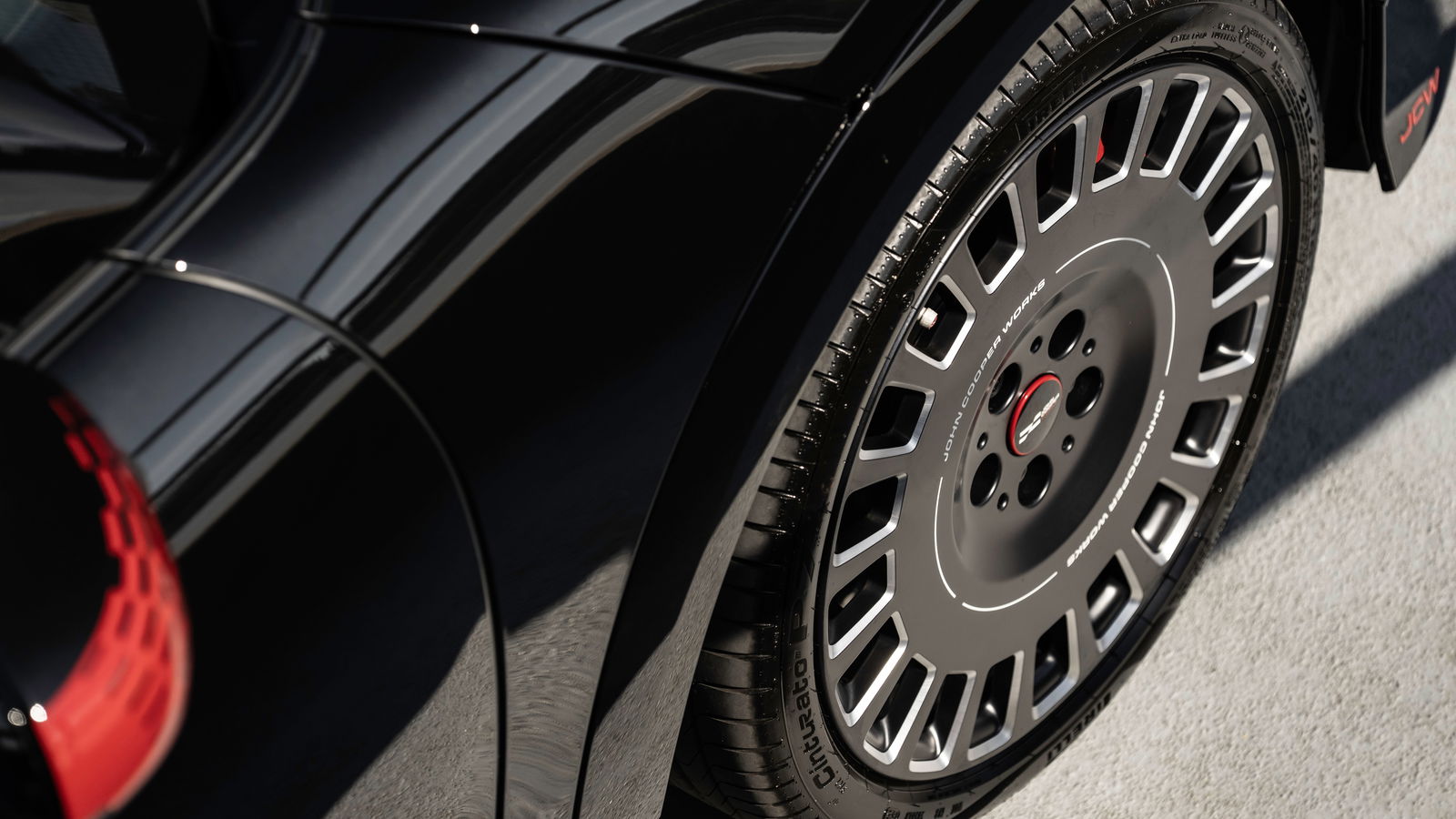 Mini JCW with Accessory Parts - detail