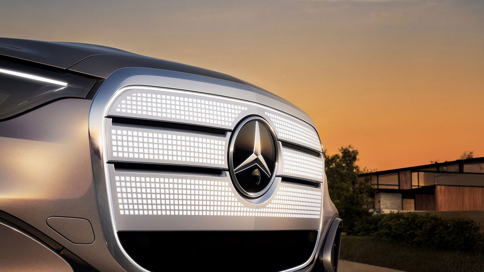 Mercedes GLC To Debut New Grille Lighting Tech