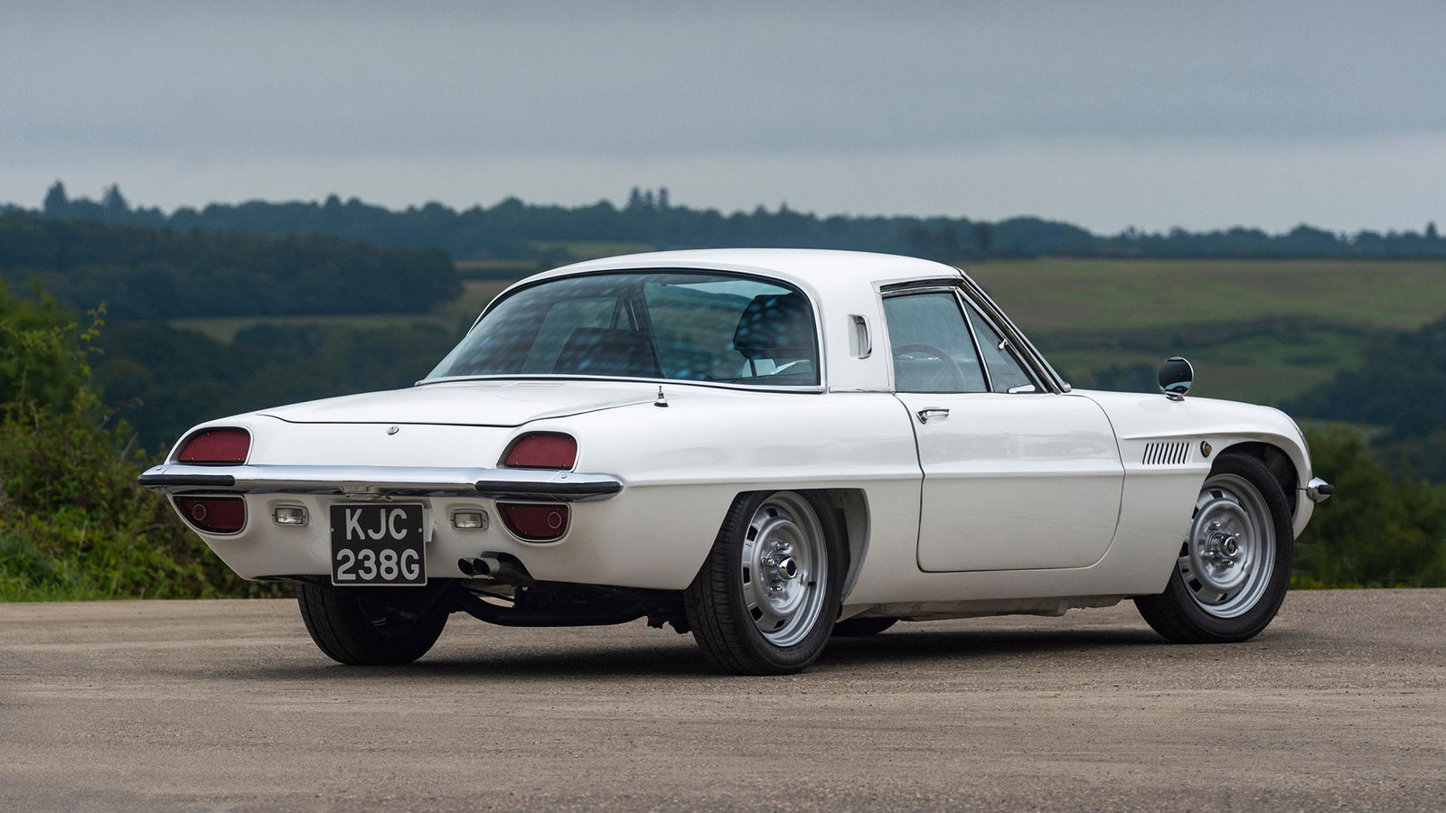 Mazda Cosmo Sport, rear