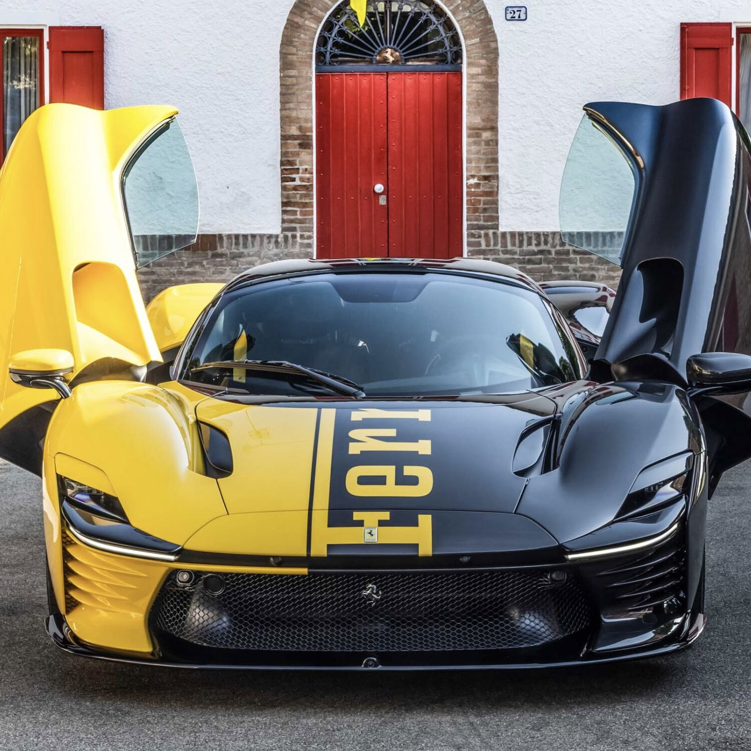 Ferrari Daytona SP3 - front