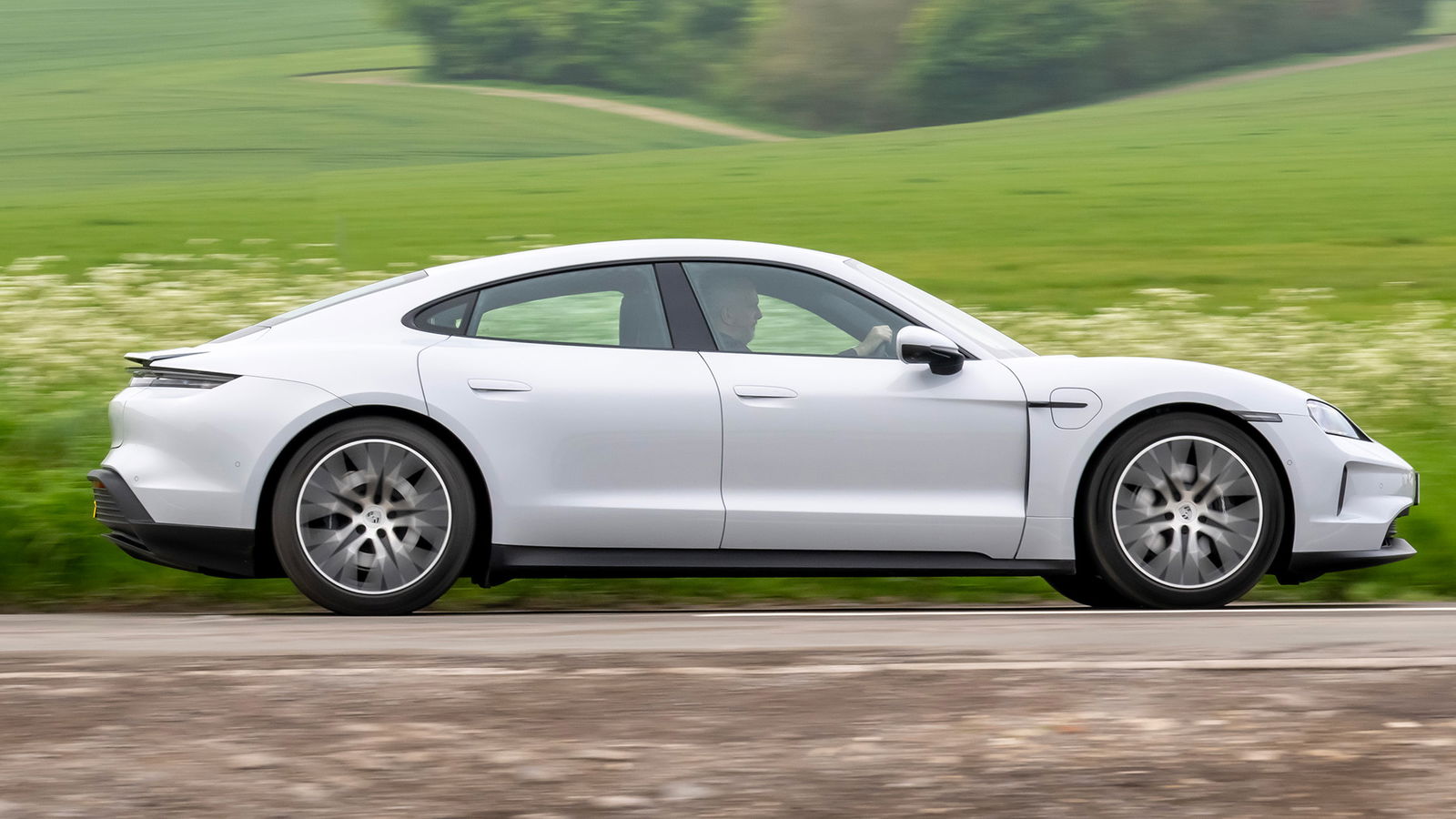 2025 Porsche Taycan, side