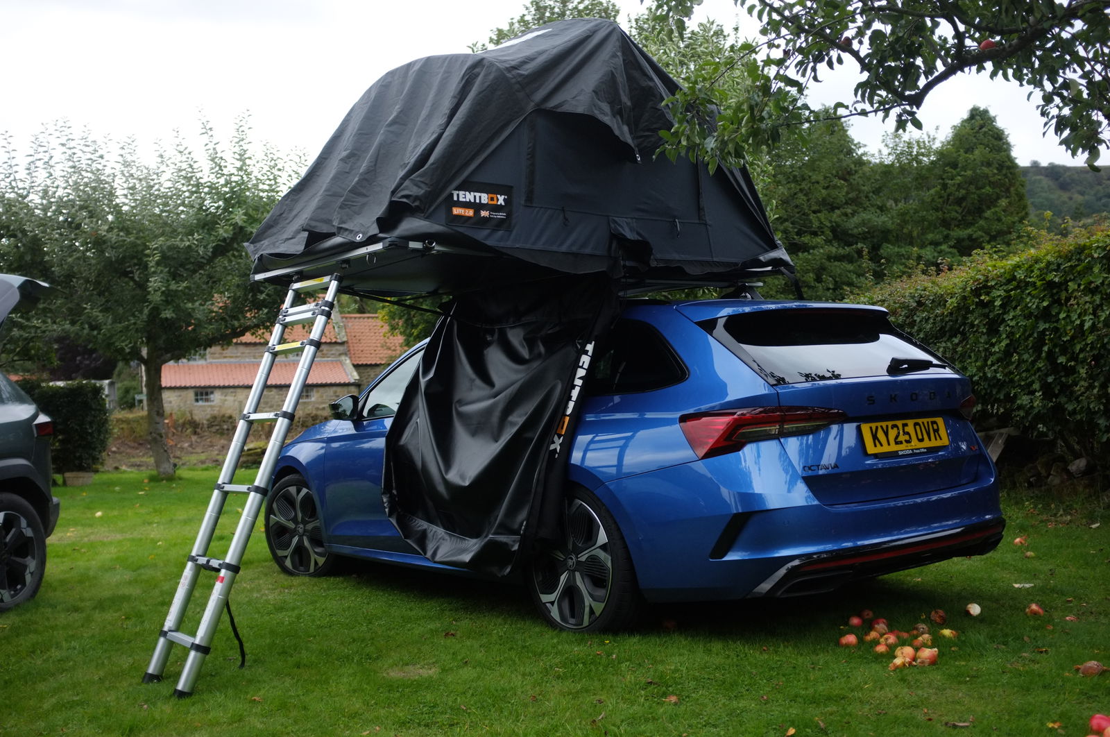 Skoda Octavia vRS with roof tent