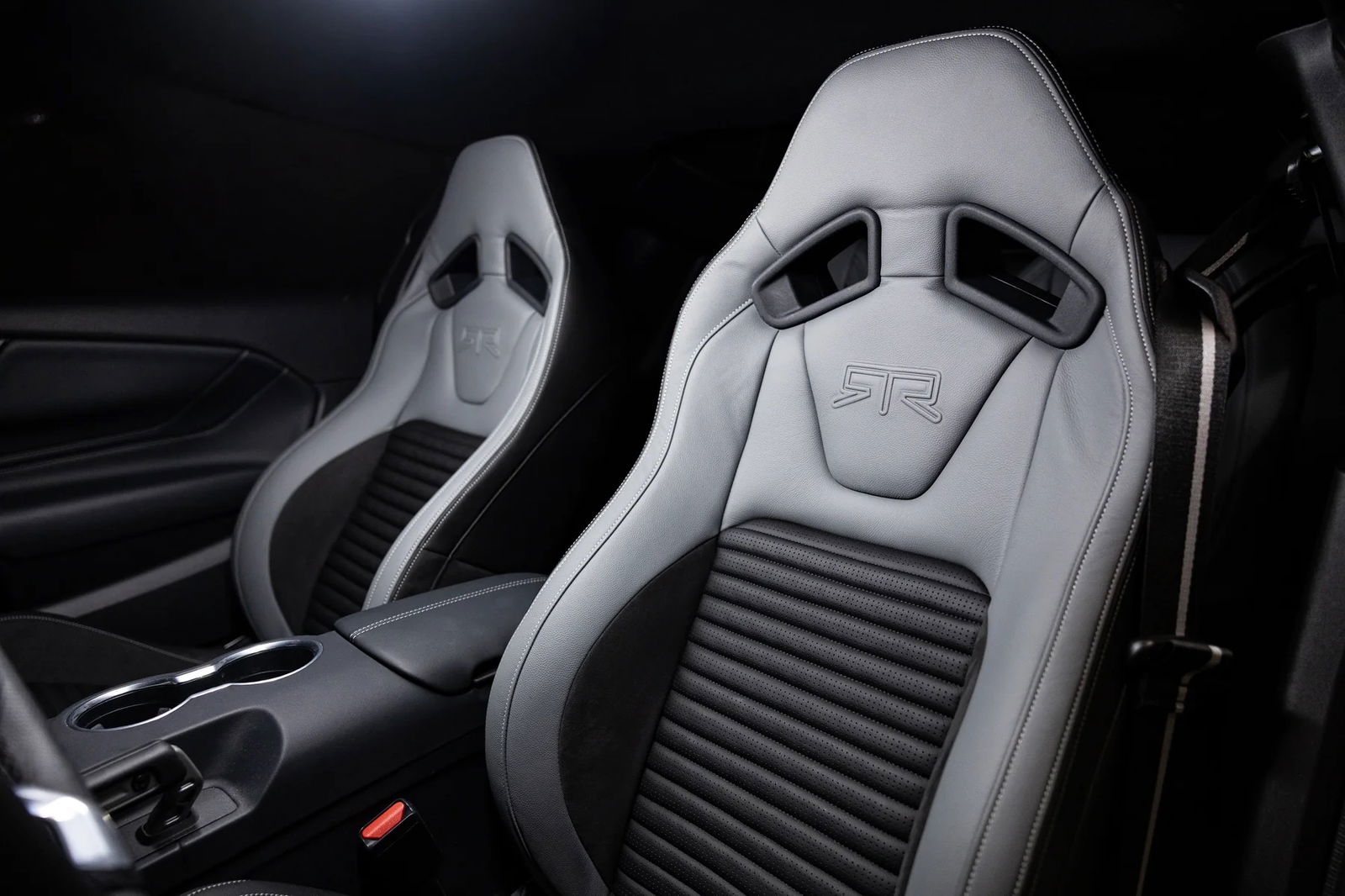 RTR Spec 5 Ford Mustang - interior