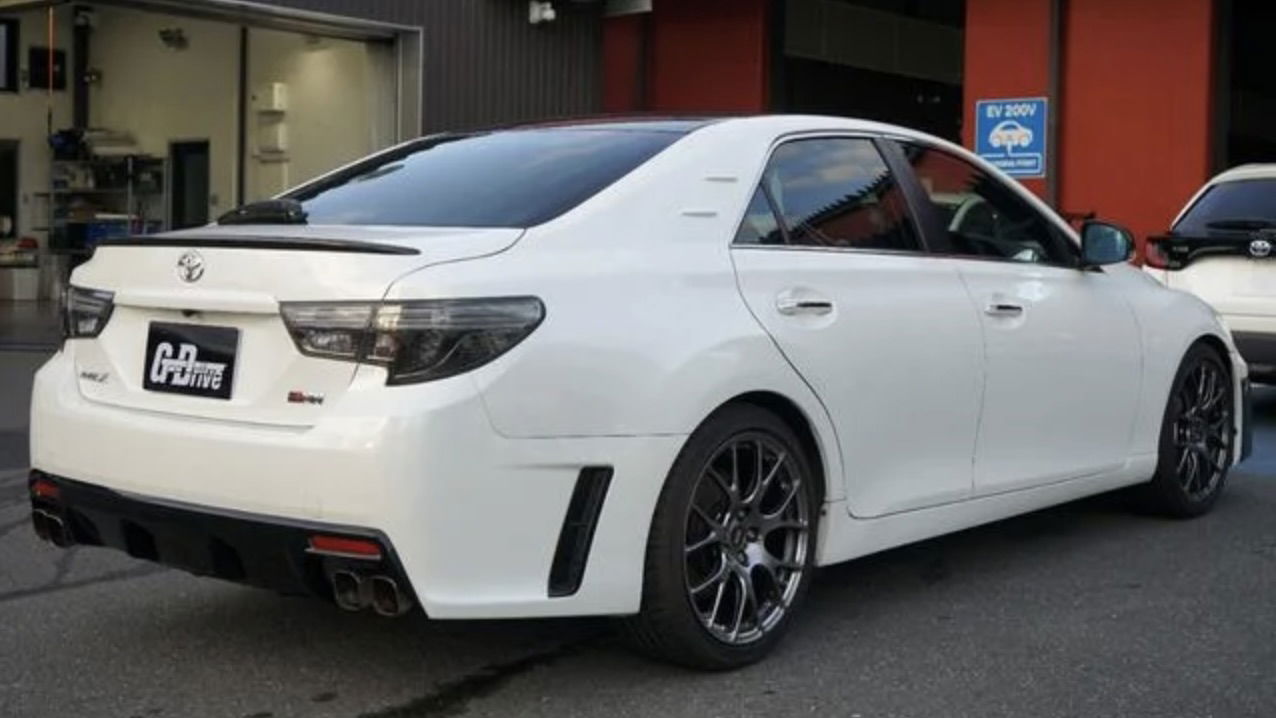 Toyota Mark X GRMN - rear