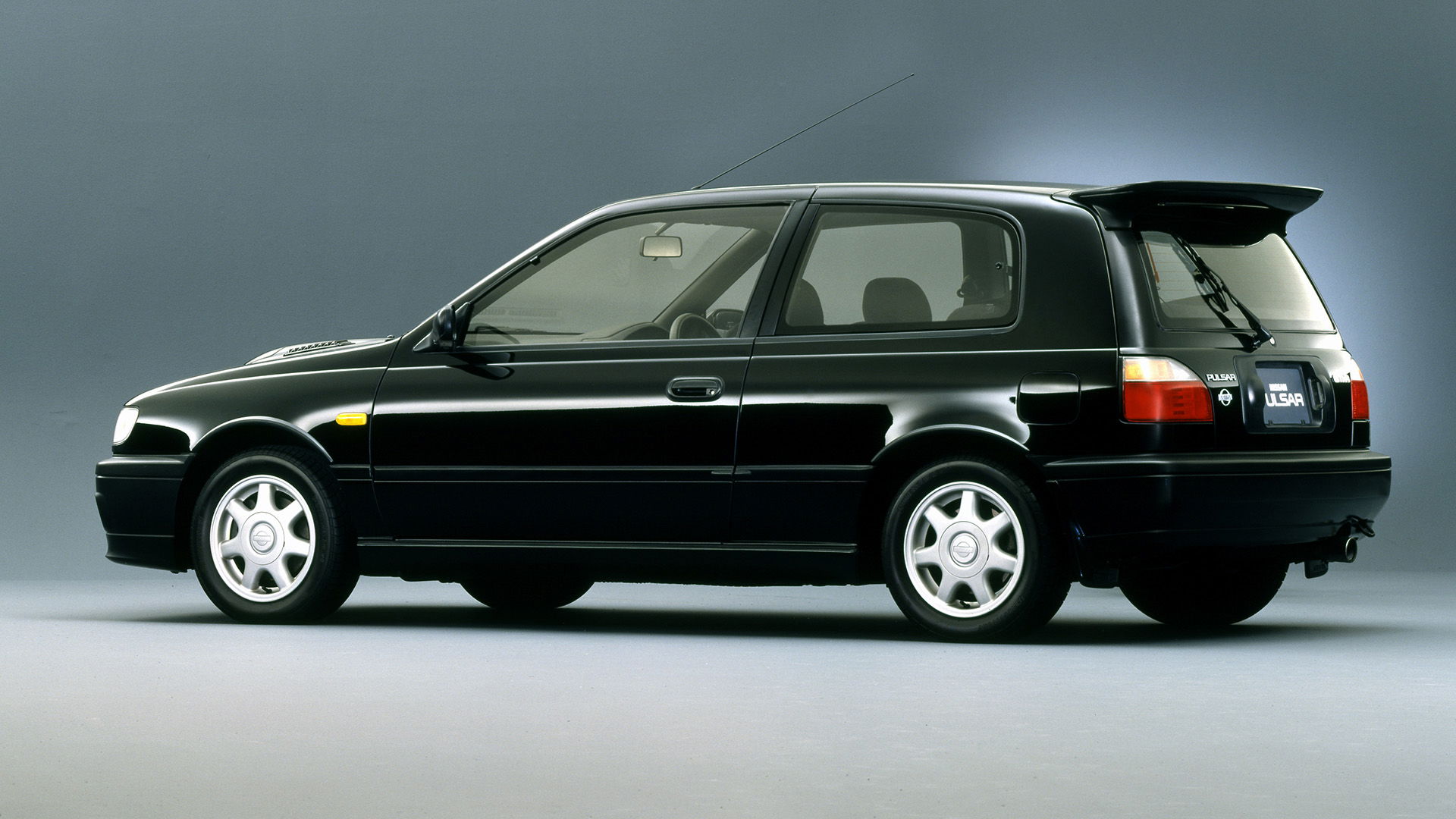 Nissan Pulsar GTI-R, rear