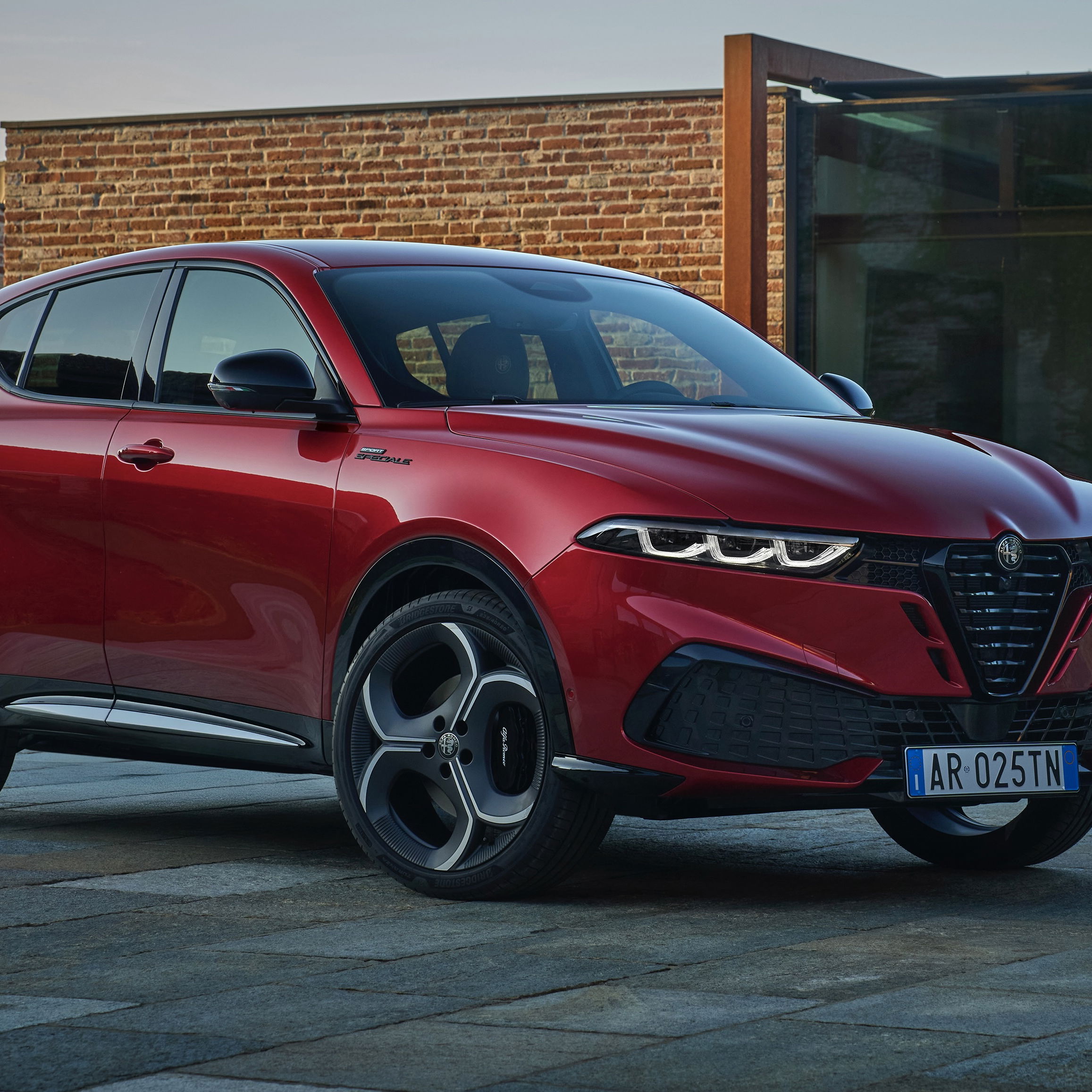 Alfa Romeo Tonale - front