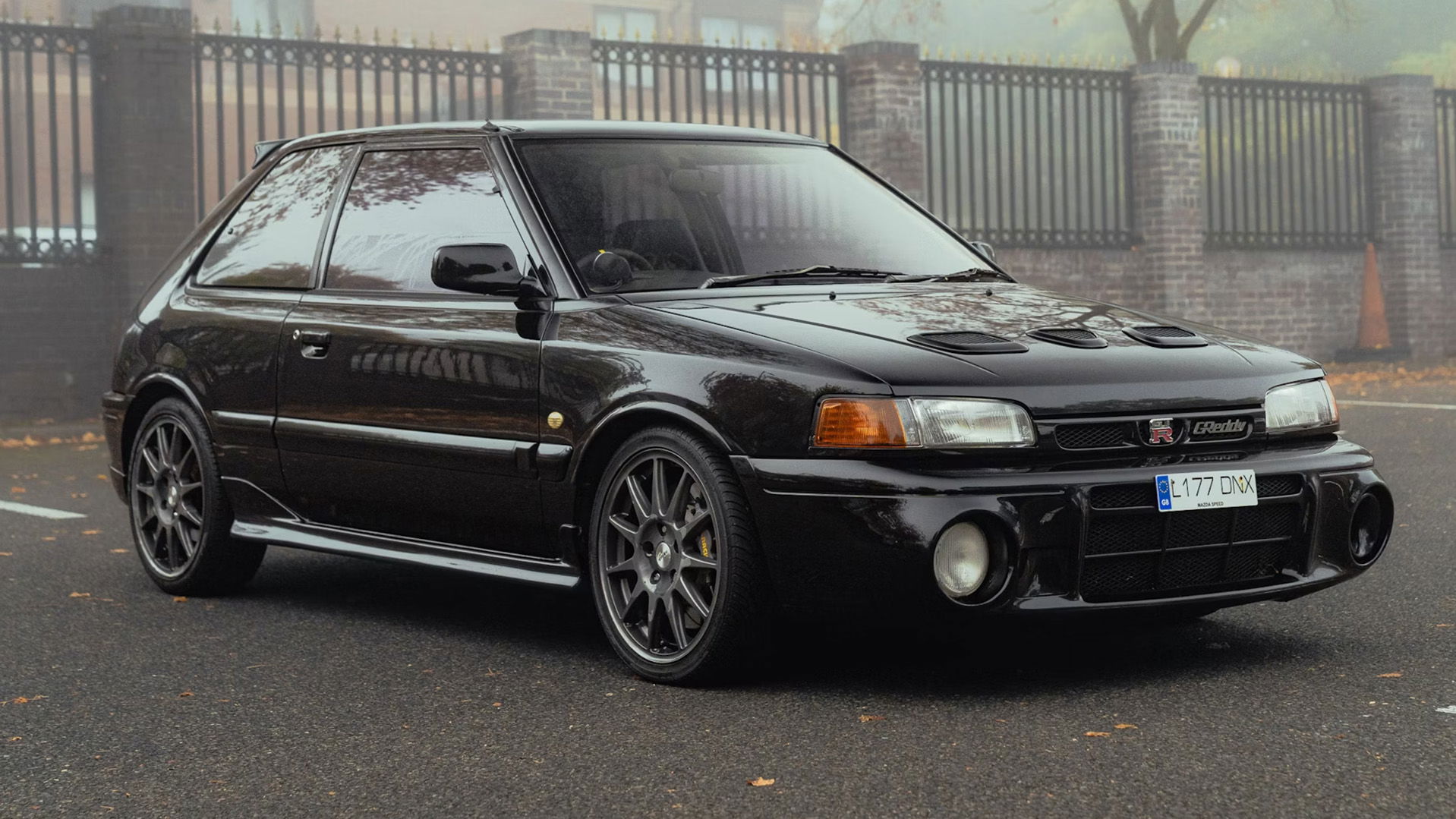 Mazda 323 GT-R, front
