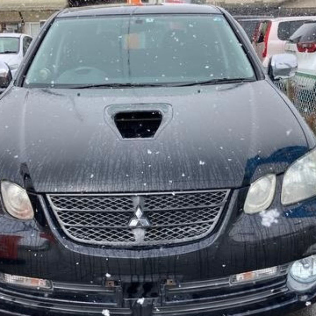 Mitsubishi Airtrek Turbo-R - front