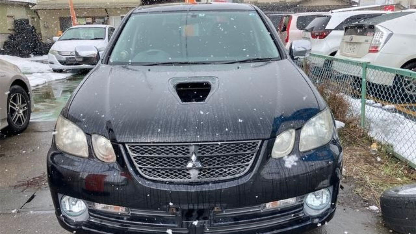 Mitsubishi Airtrek Turbo-R - front