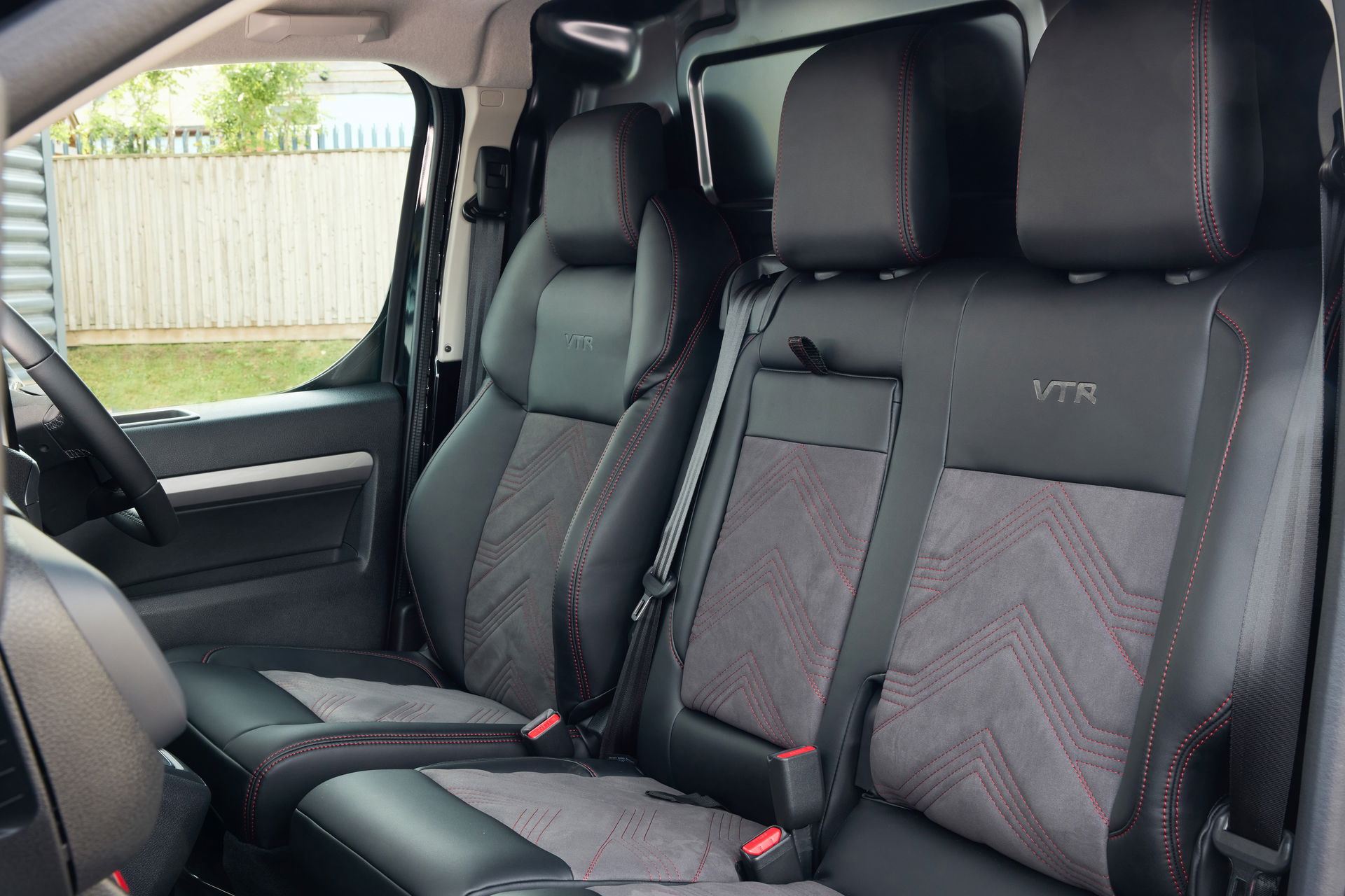 Citroen Dispatch VTR - interior