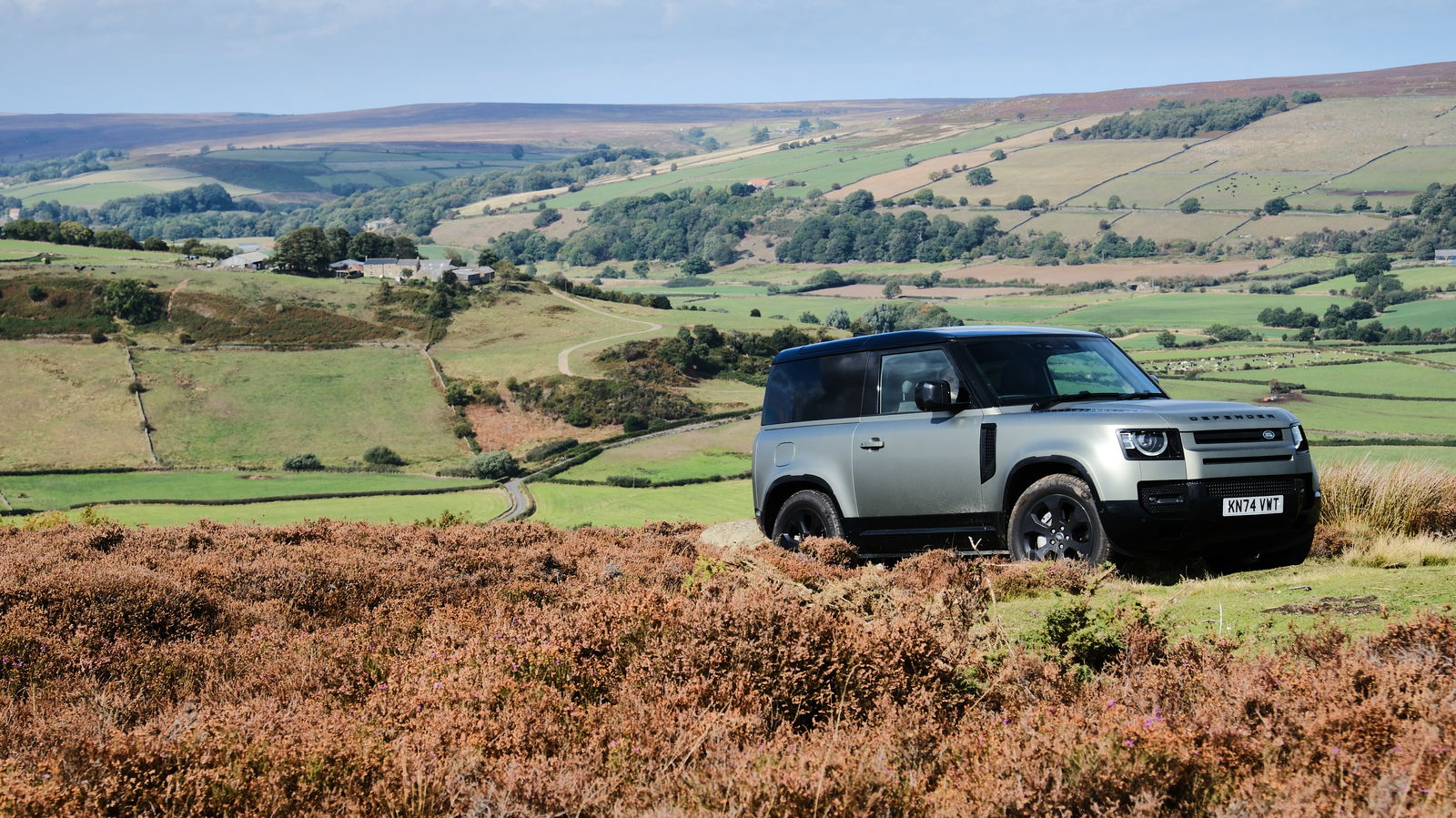 Land Rover Defender 90 - front
