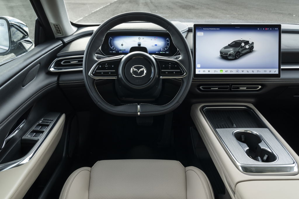 Mazda 6e - interior
