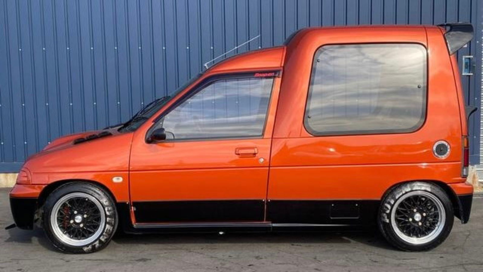 Suzuki Alto Hustle - side