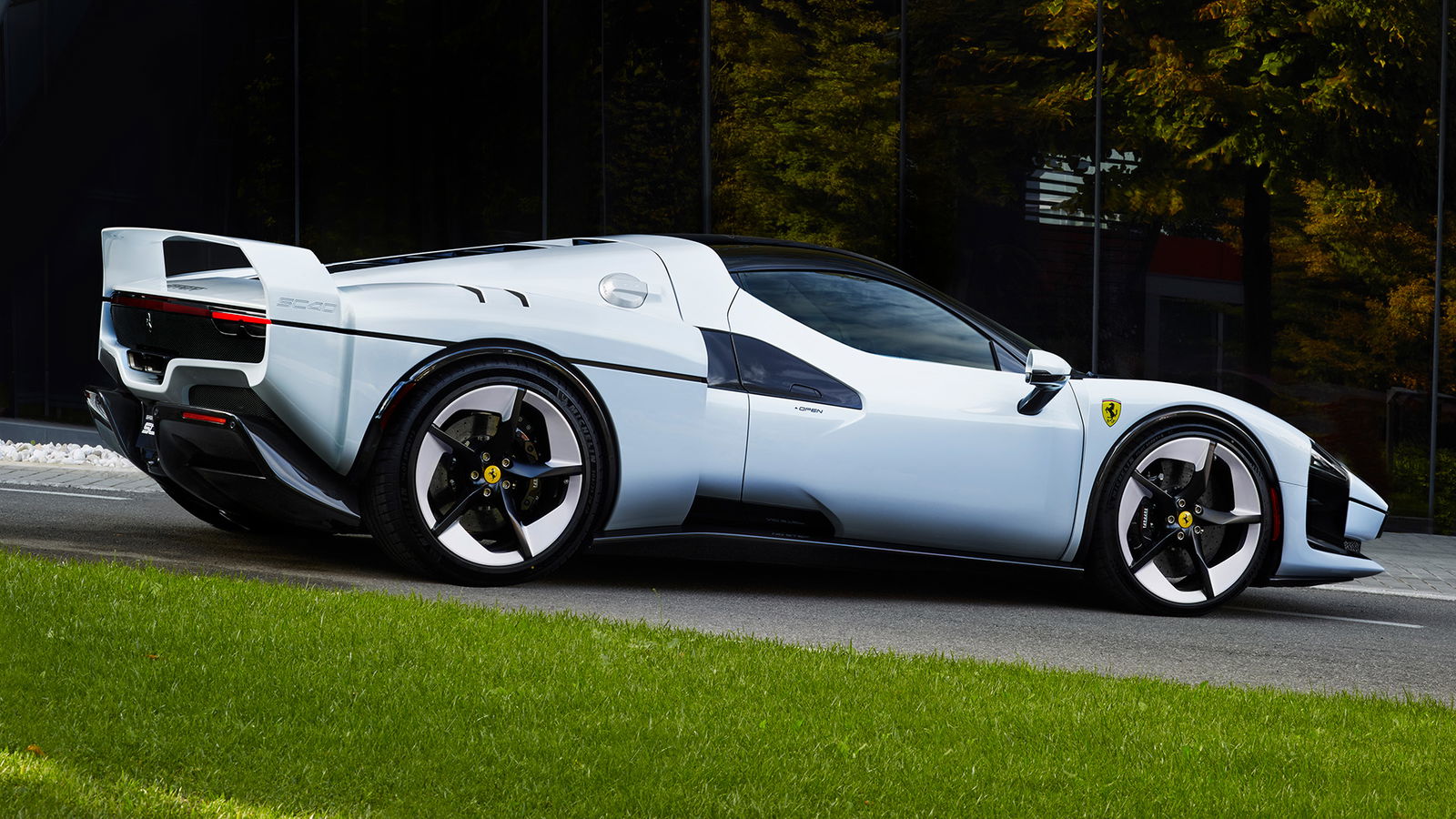 Ferrari SC40, rear