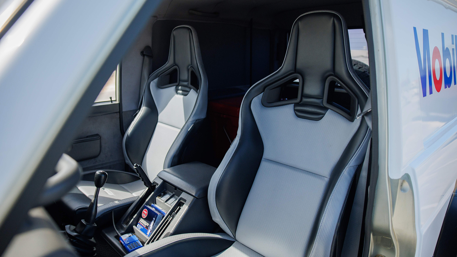 Forsberg Racing Y60 Nissan Patrol, interior