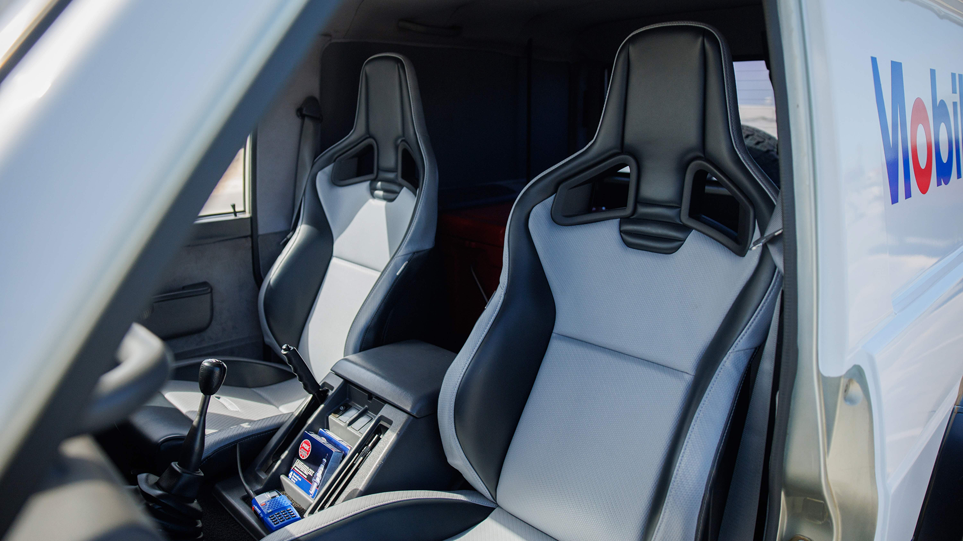 Forsberg Racing Y60 Nissan Patrol, interior