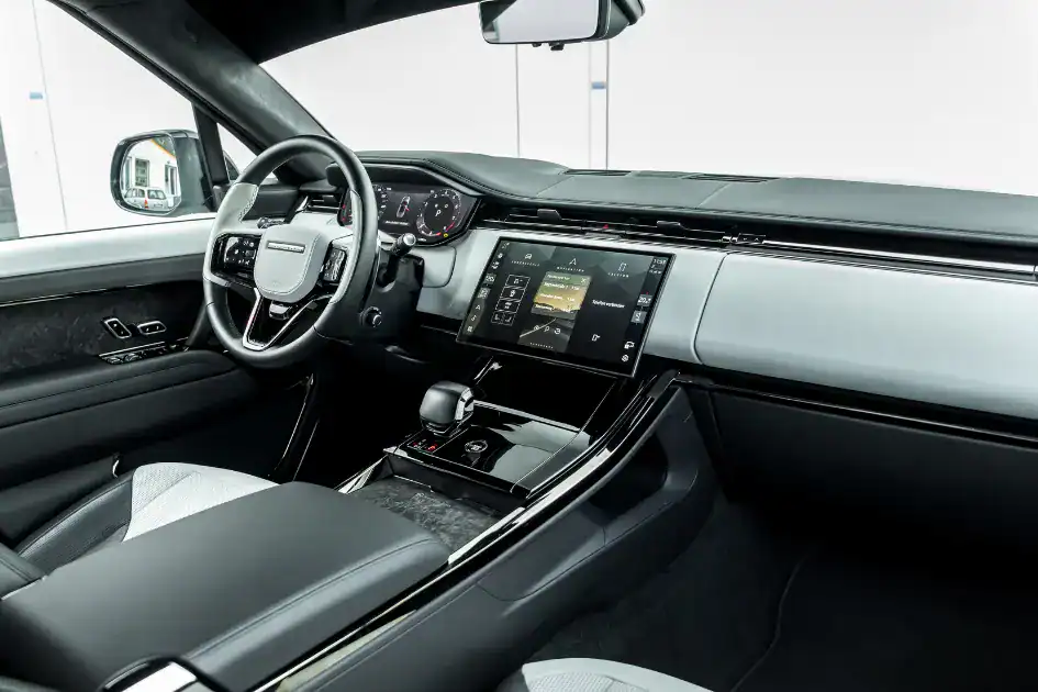 Manhart SV 800 - interior